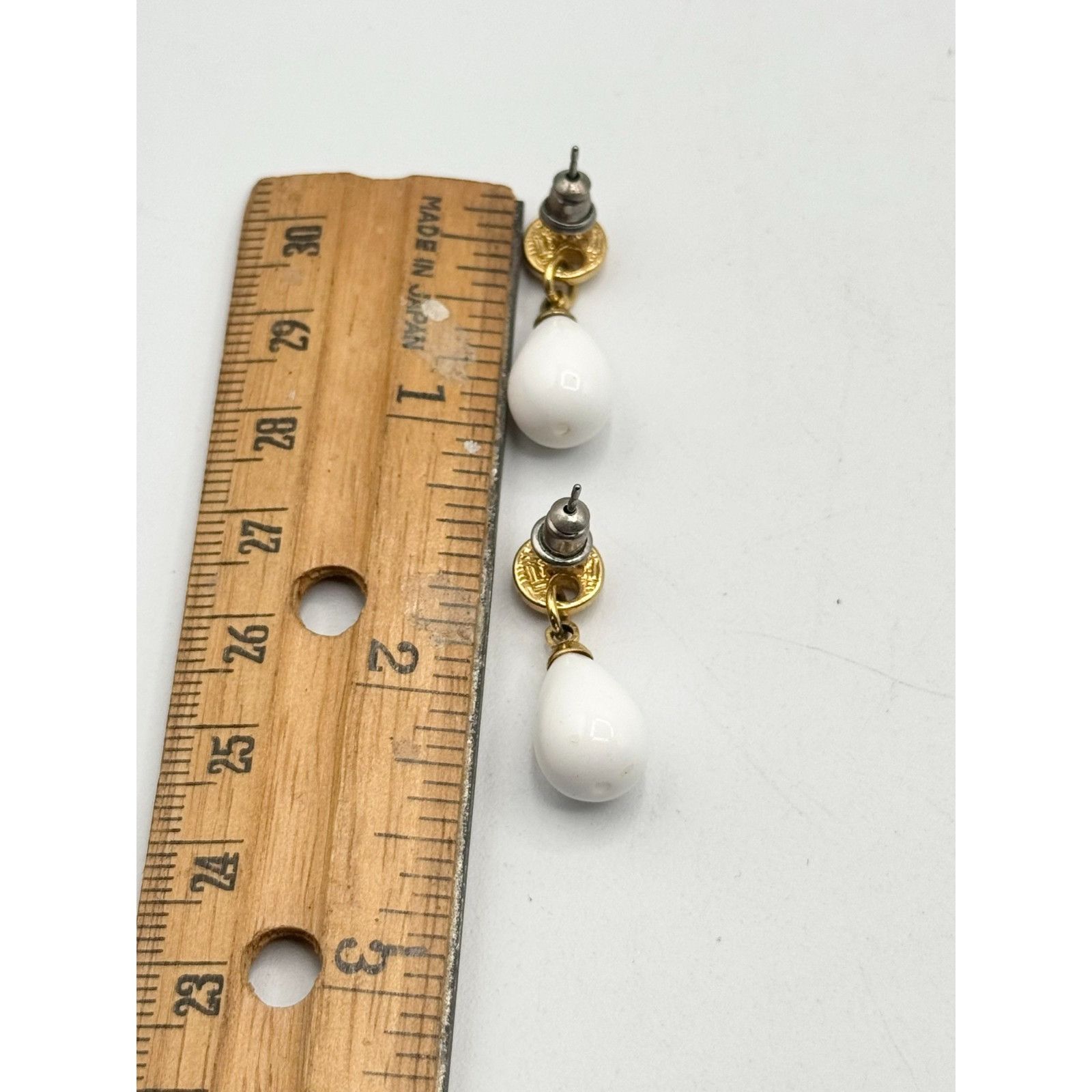 Vintage Vintage white bead dangle drop earrings Size ONE SIZE - 5 Thumbnail
