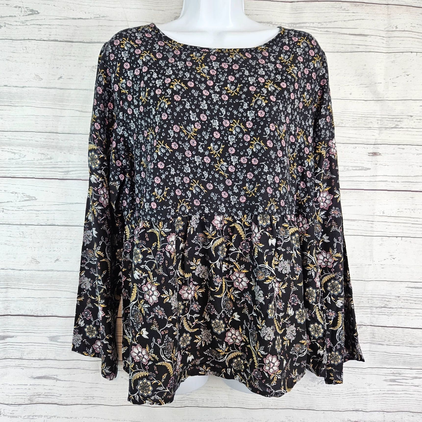 Vintage Lascana for Venus Womens Top Sz Medium Black Pink Floral Viscose Long Sleeve Shirt Blouse Womens M Black Floral Viscose Long Sleeve Size M / US 6-8 / IT 42-44 - 2 Thumbnail