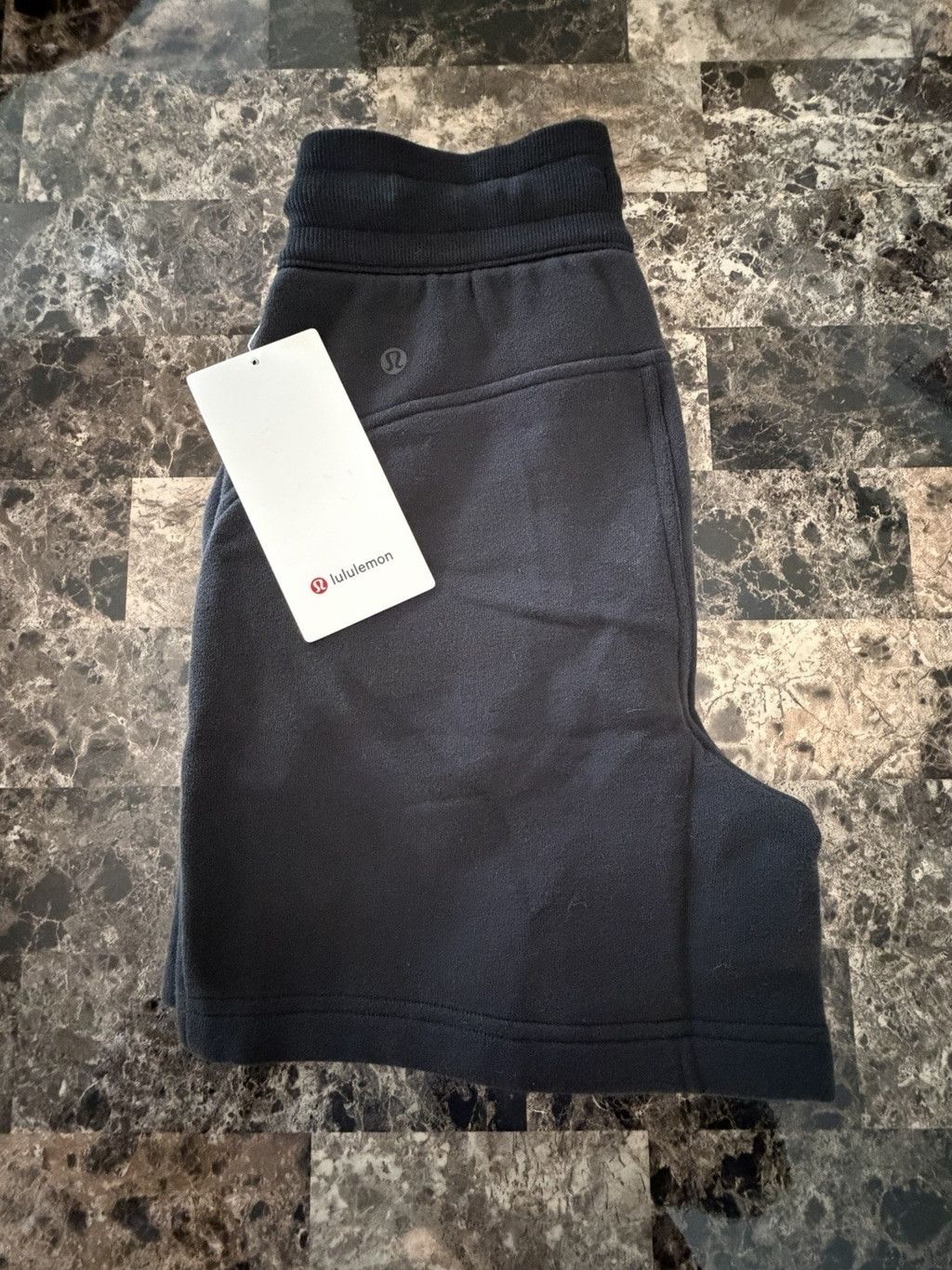 Lululemon LULULEMON SCUBA HIGH RISE SHORT 5” BLACK COLOR SIZE 2 NWT Size 26" / US 2 / IT 38 - 2 Thumbnail