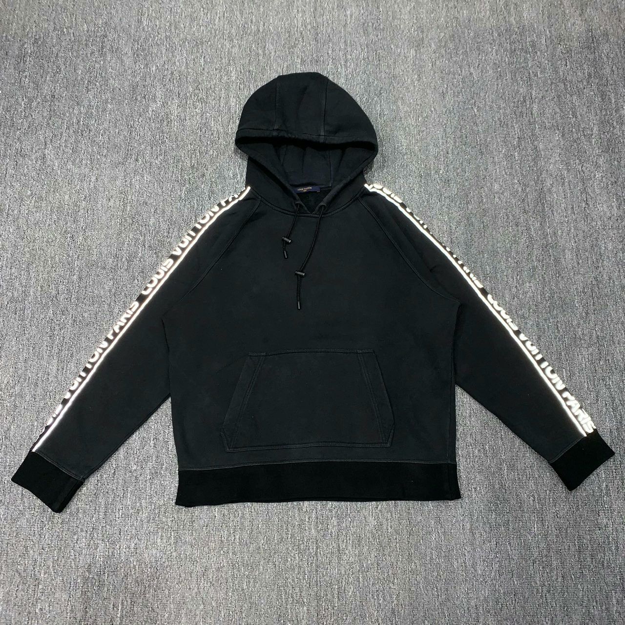 Louis Vuitton lv black reflective logo hoodie sweatshirt Size US M / EU 48-50 / 2 - 1 Thumbnail