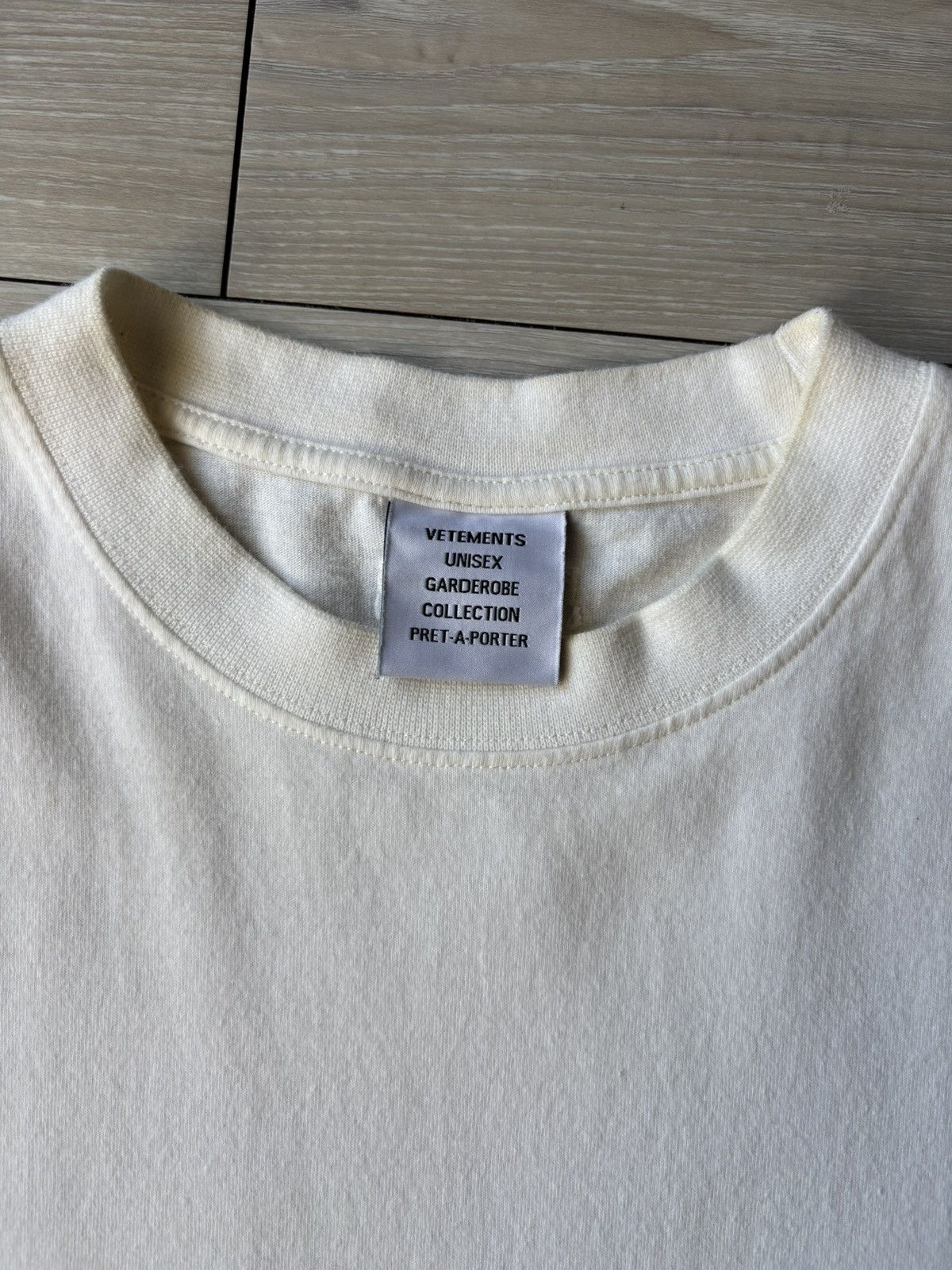 Vetements Vetements Friends Logo Embroidered White T - Shirt Size US XL / EU 56 / 4 - 4 Thumbnail