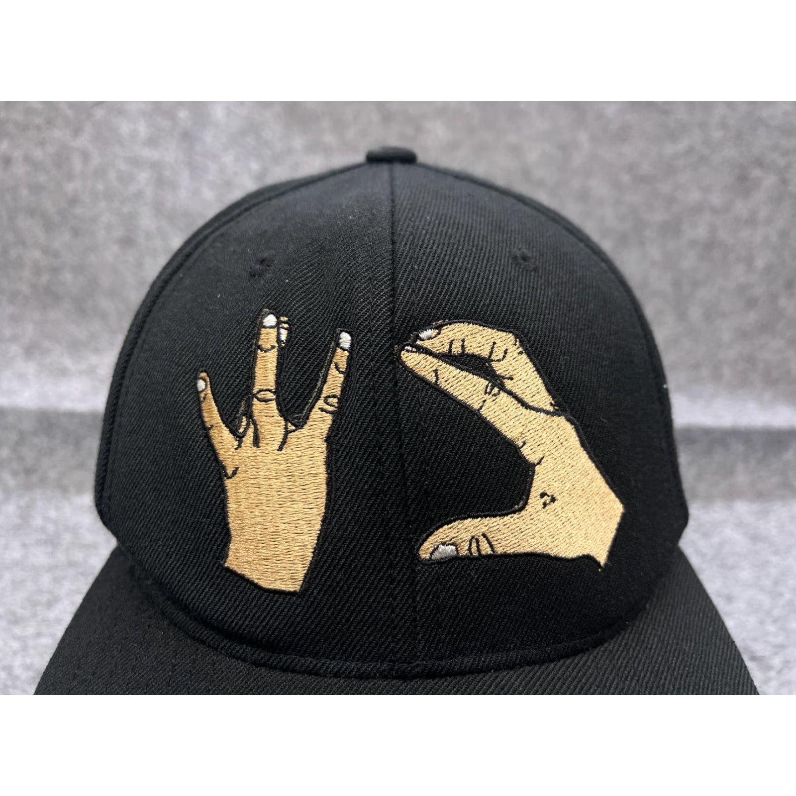 Vintage Yupoong Snapback Hat Black Acrylic Wool One Size Adjustable Hip Hop Skate Mens Size ONE SIZE - 2 Thumbnail