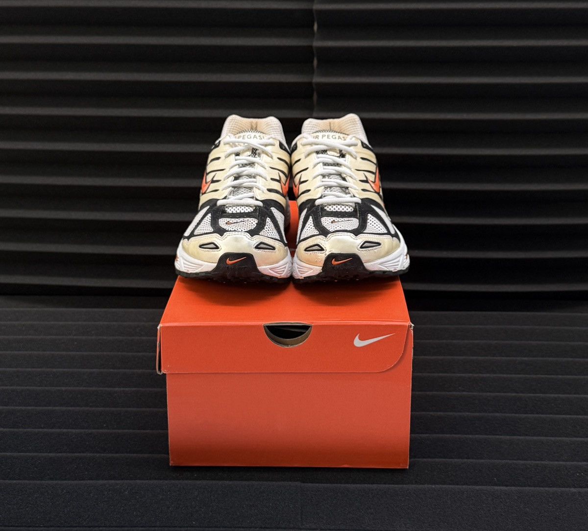 Nike Air Pegasus 2K5 OG 2005 Vintage Orange Running Shoes Rare Size US 10.5 / EU 43-44 - 7 Thumbnail