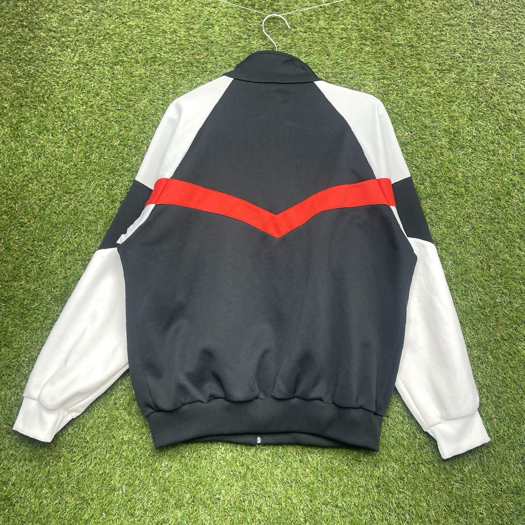 Adidas VINTAGE adidas Track Jacket Mens XL Striped 80s Taiwan Zip Up Red Black Sports Jacket Size US XL / EU 56 / 4 - 7 Thumbnail