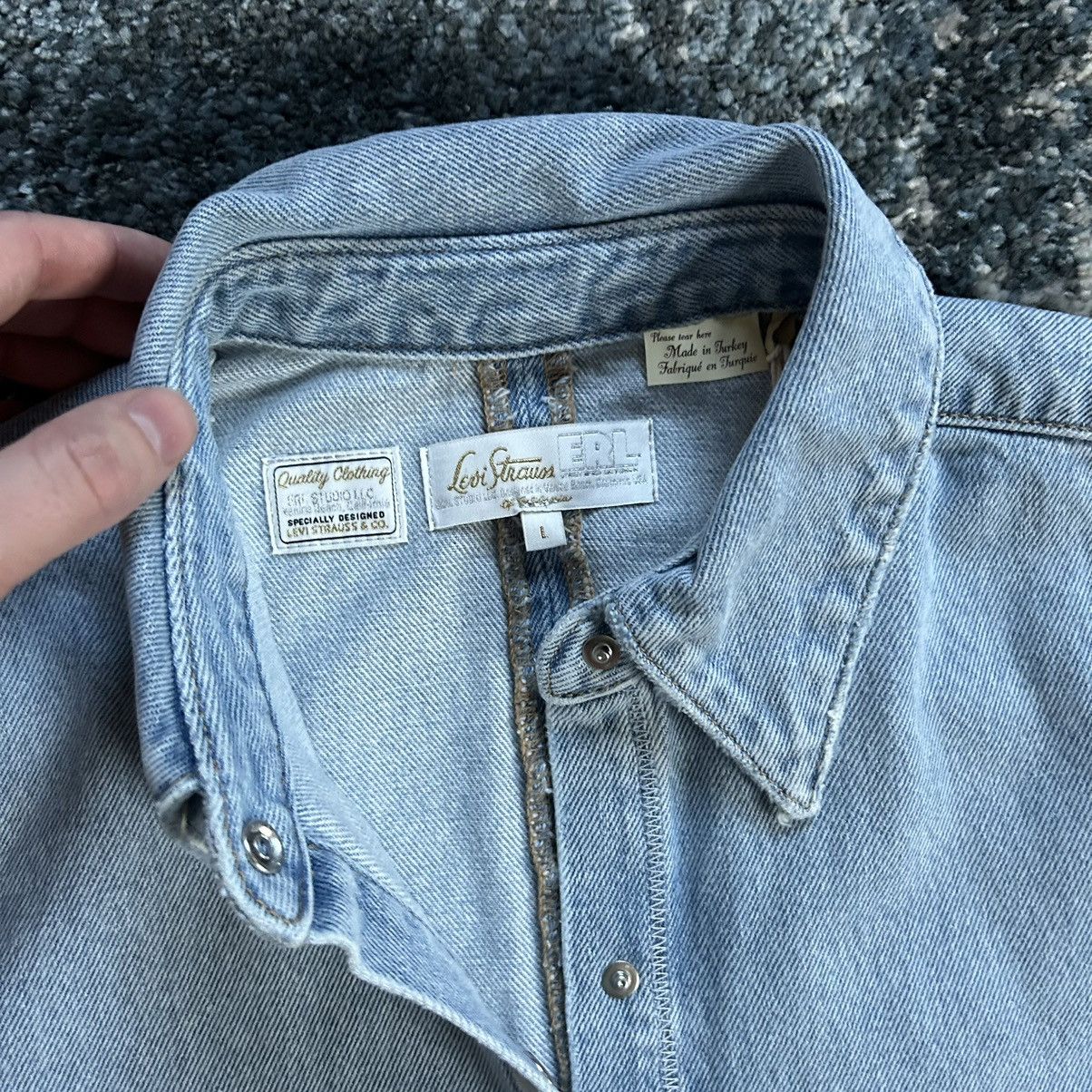 ERL × Levi's LiGHT BLUE STONE WASH FiTTED DENiM SHiRT A53830000 Size L / US 10 / IT 46 - 6 Thumbnail