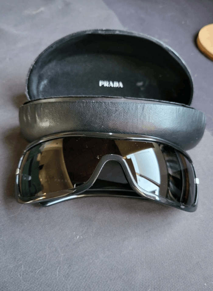 Designer × Prada Prada Sunglasses Oversized Rimless Y2K SPR 22M