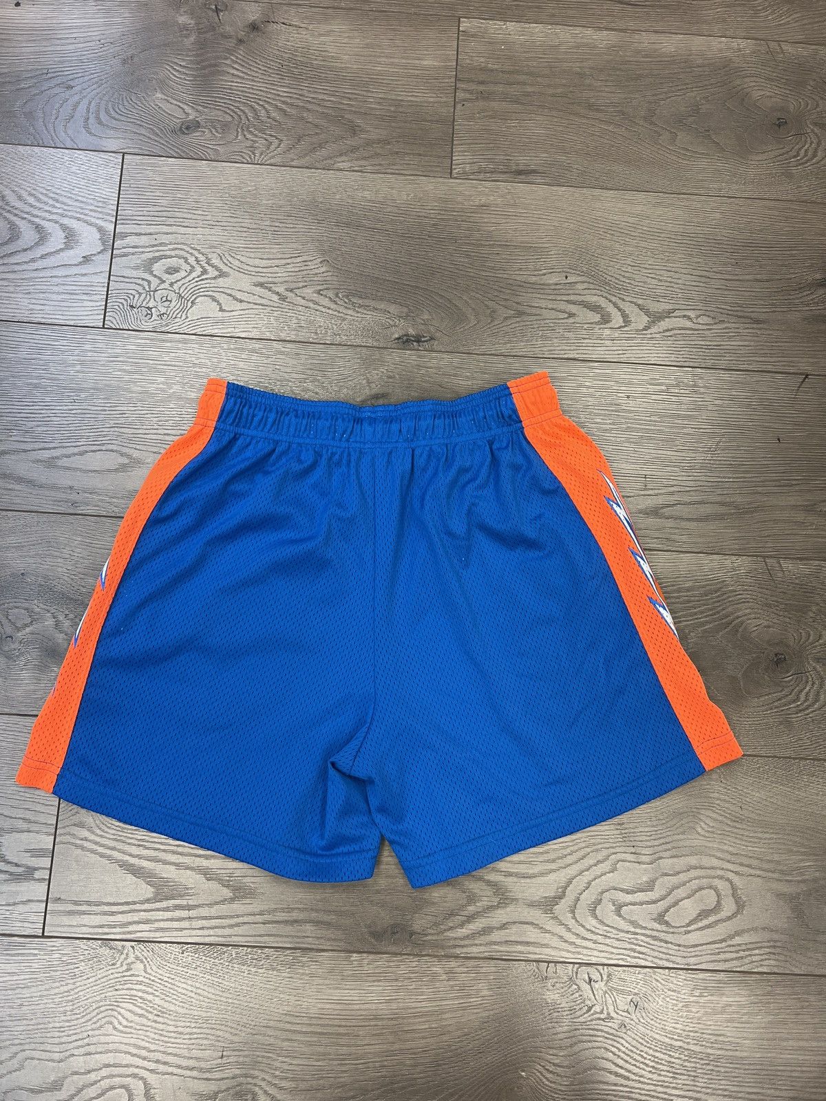 Eric Emanuel Eric Emanuel Basic Shorts Knicks Lightning Bolt Size US 32 / EU 48 - 2 Thumbnail