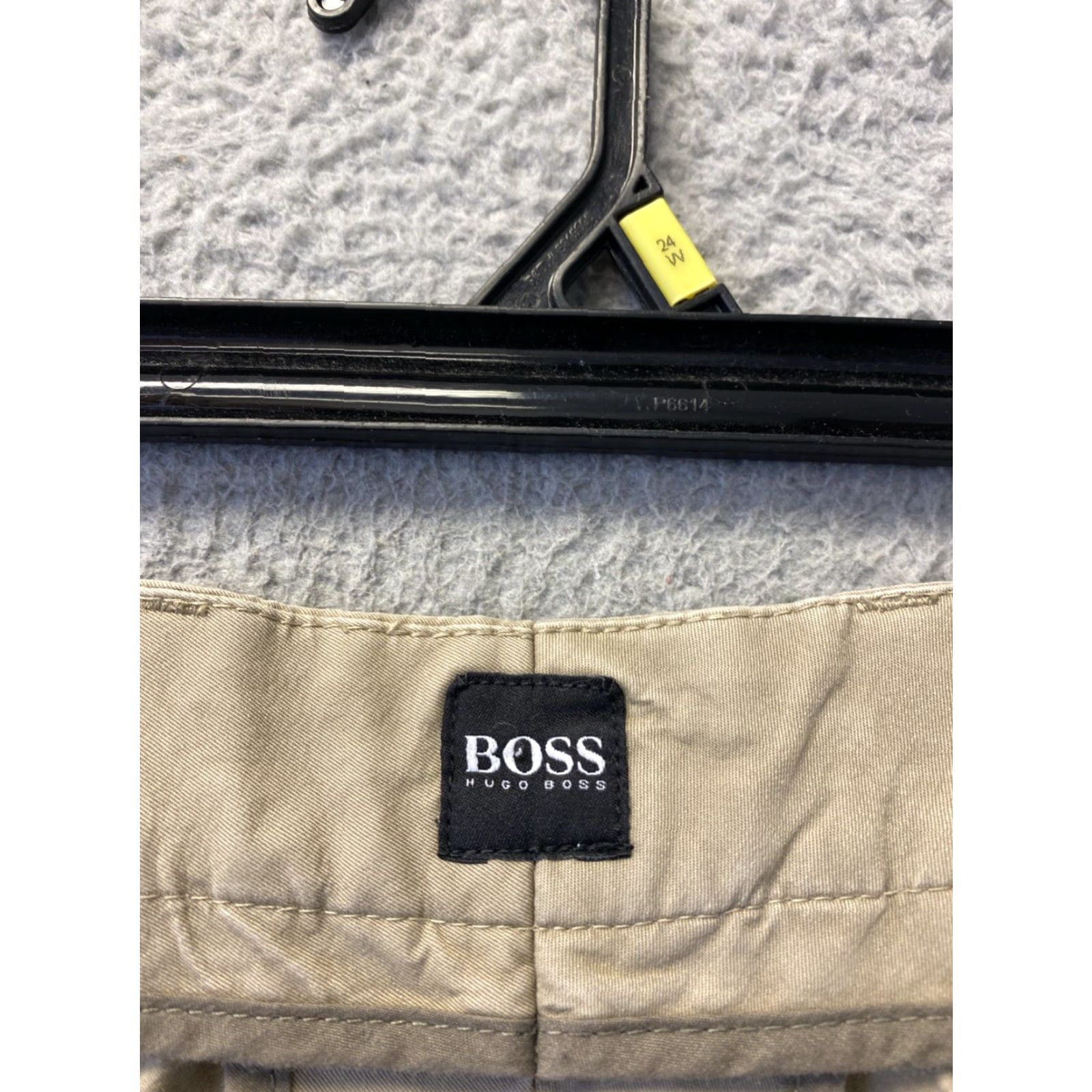 Vintage Hugo Boss Chino Pants Trousers Men’s Zip Solid Tan 34X34 Regular Inseam 34 Pocket Size US 34 / EU 50 - 3 Thumbnail