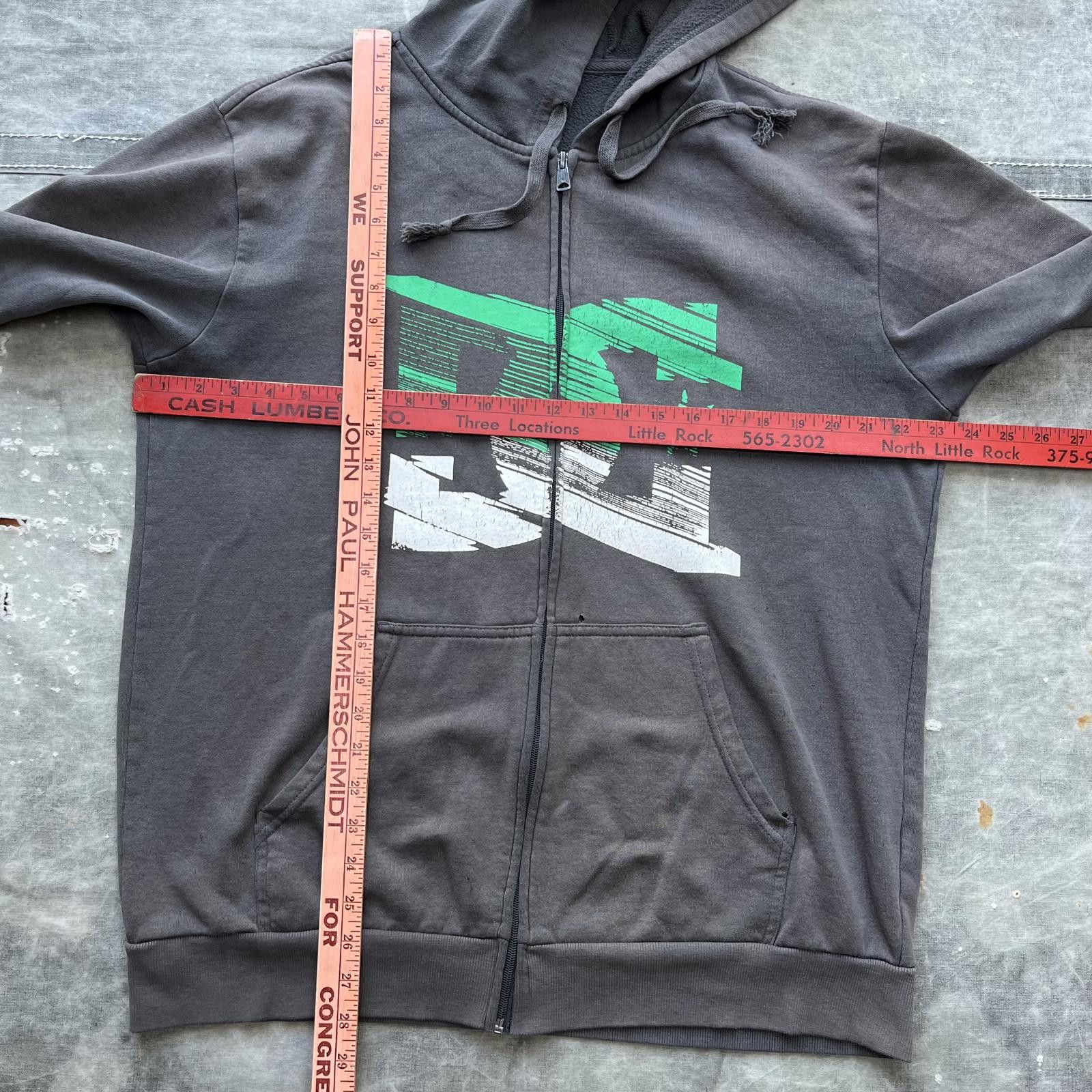 Vintage Vintage Y2K DC Shoes Faded Skate Grunge Full Zip Hoodie Size US XL / EU 56 / 4 - 3 Thumbnail