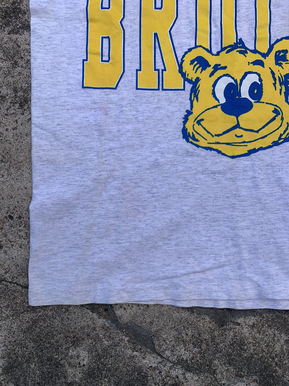 Vintage UCLA BRUINS LOGO Size US XL / EU 56 / 4 - 3 Thumbnail