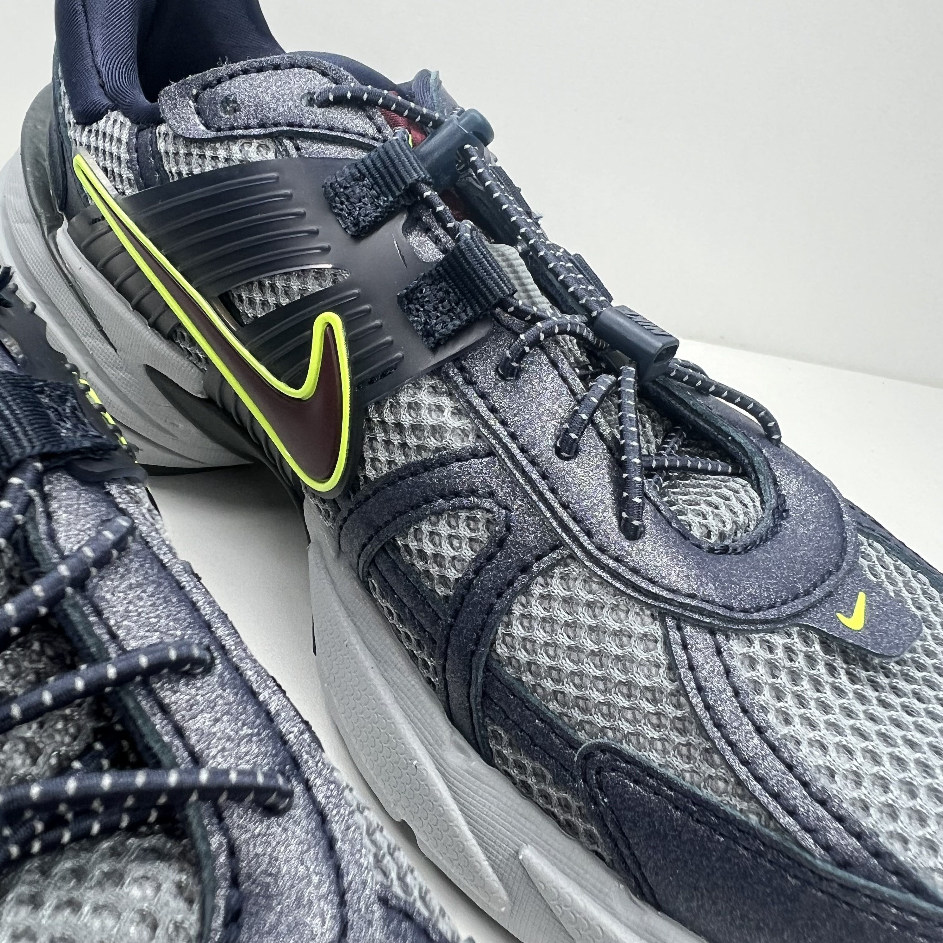 Nike Nike V2K Run Luminous EU 38,5 Size US 7.5 / IT 37.5 - 4 Thumbnail