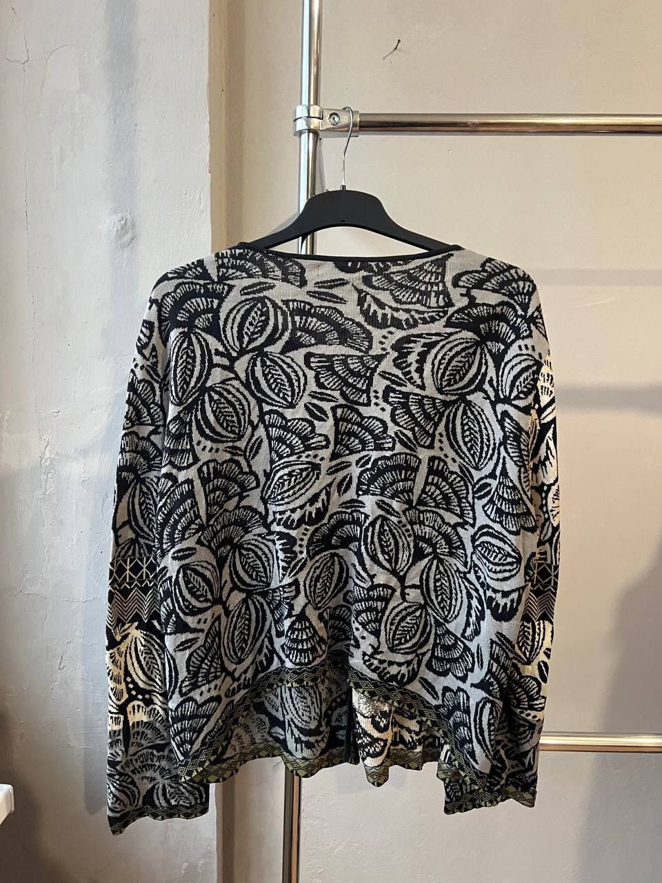 Gudrun Sjoden GUDRUN SJODEN ABSTRACT DESIGN FLOWERS BUTTON CARDIGANSWEATER Size XL / US 12-14 / IT 48-50 - 9 Thumbnail