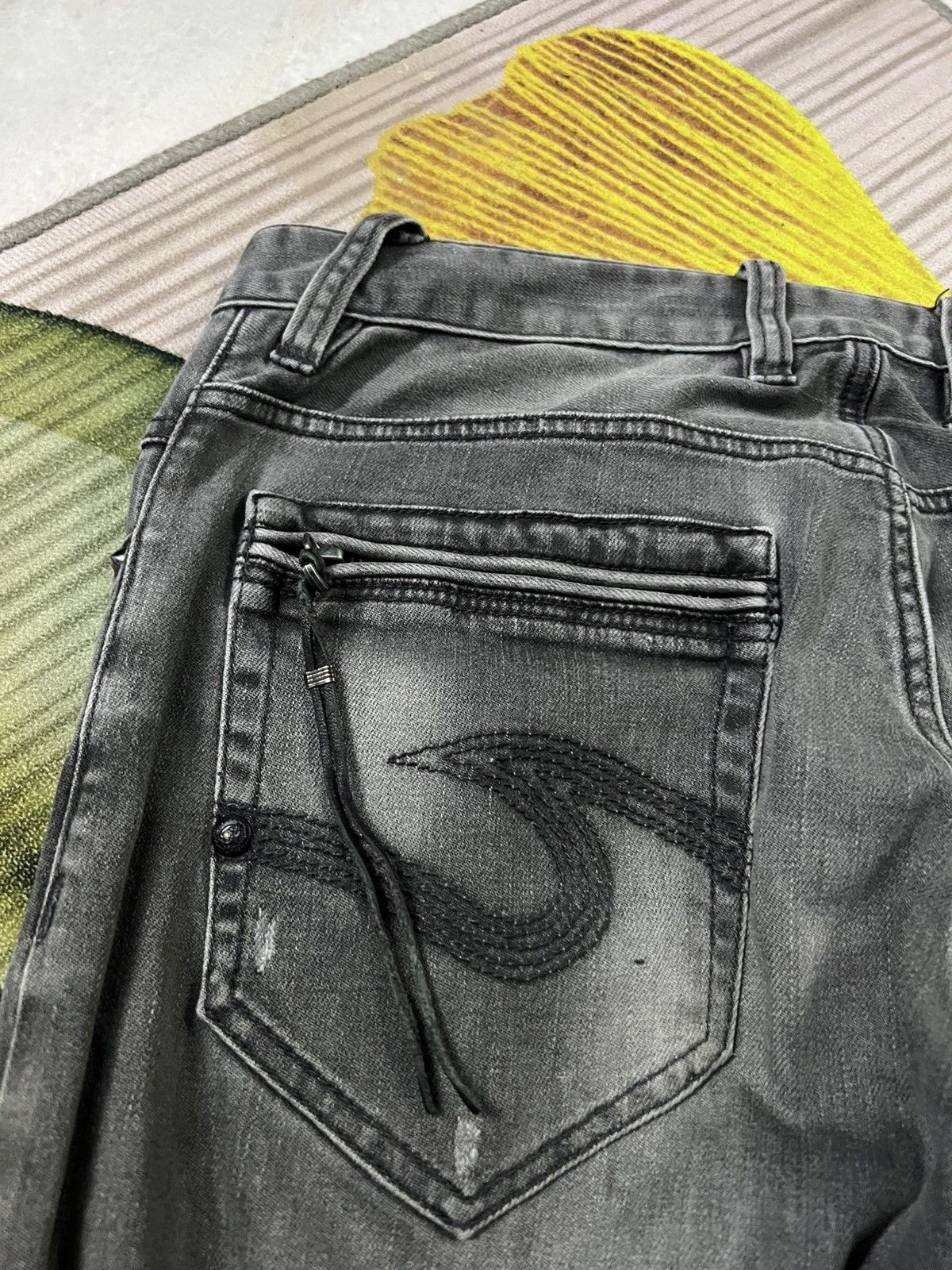 If Six Was Nine × Punk and Yo × Seditionaries CUSTOM CULTURE LIKE CHROME HEART FADED JEANS Size US 30 / EU 46 - 9 Thumbnail