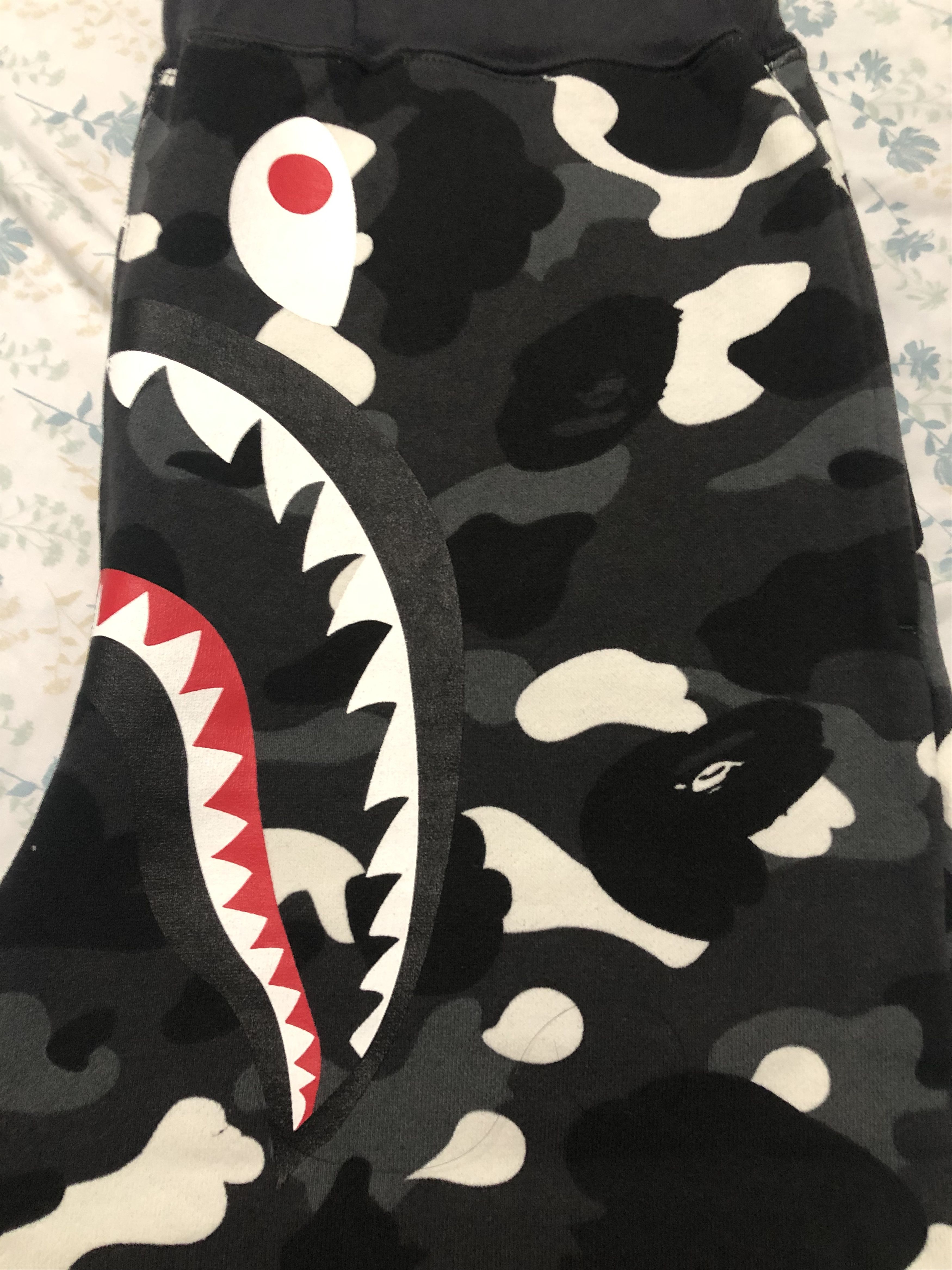 Bape Bape City Camo Shark Sweatpants - Medium Size US 32 / EU 48 - 8 Thumbnail
