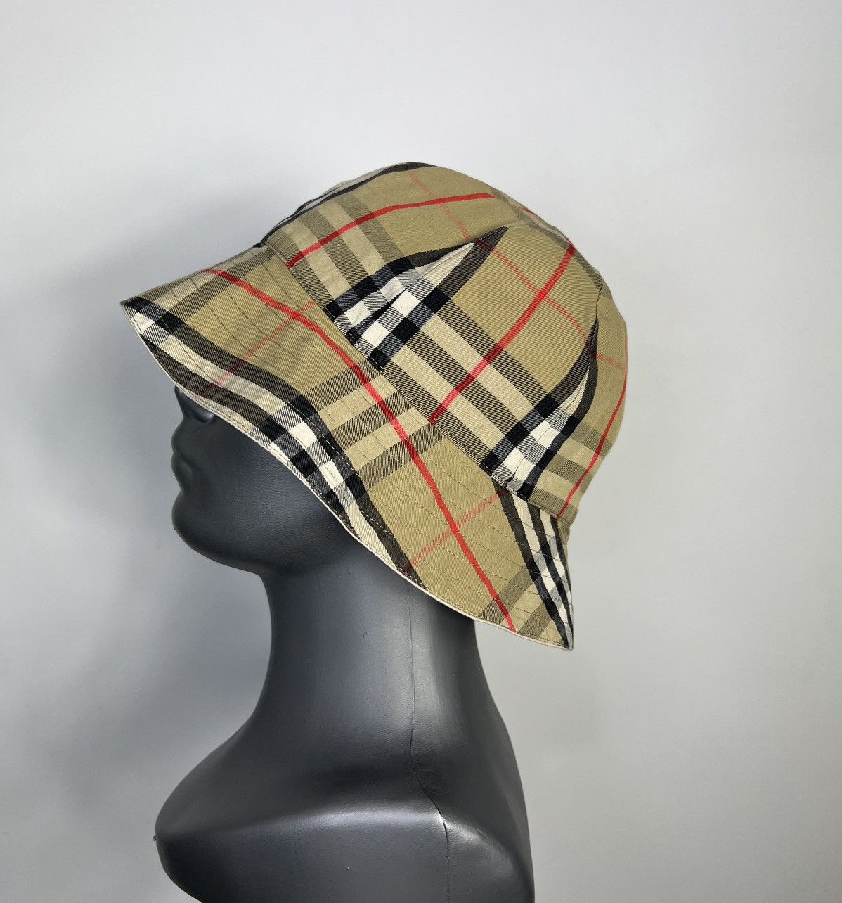 Burberry Burberry Reversible Plaid Bucket Hat Size ONE SIZE - 1 Thumbnail
