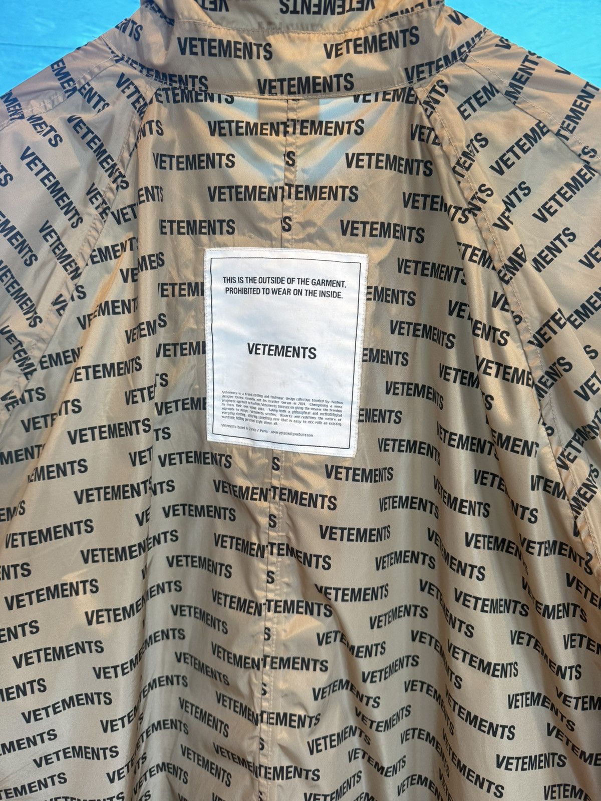 Vetements Vetements AW18 Monogram Raincoat Size US L / EU 52-54 / 3 - 3 Thumbnail