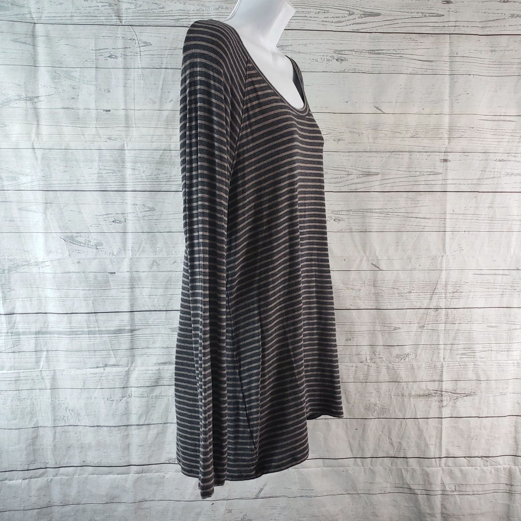 Vintage Cabi Womens Blair Tunic Top L Taupe Gray Stripe Long Sleeve Rayon Shirt Size L / US 10 / IT 46 - 3 Thumbnail