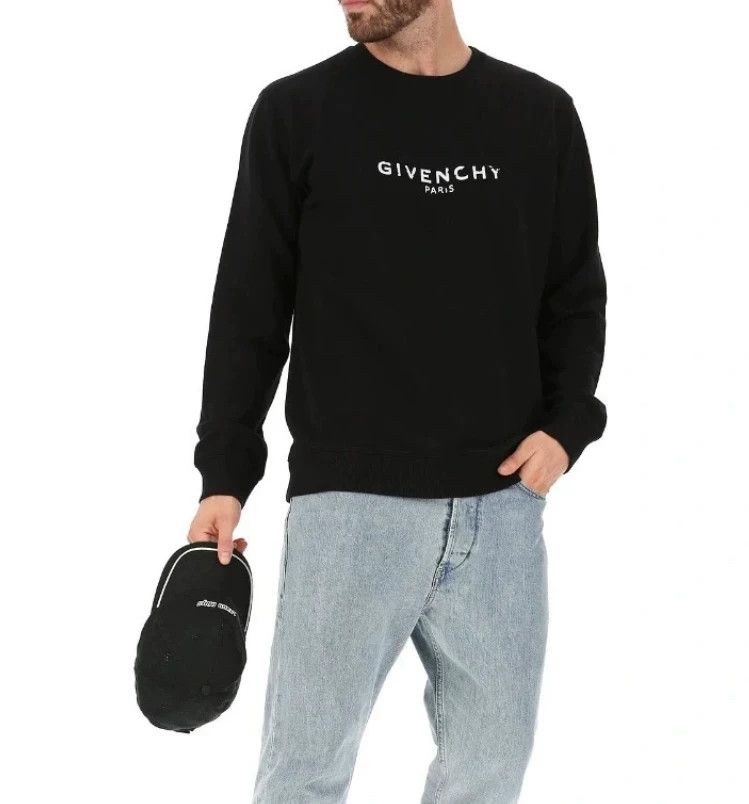 Givenchy Givenchy Black blurred incomplete logo sweater L size Size US L / EU 52-54 / 3 - 4 Thumbnail