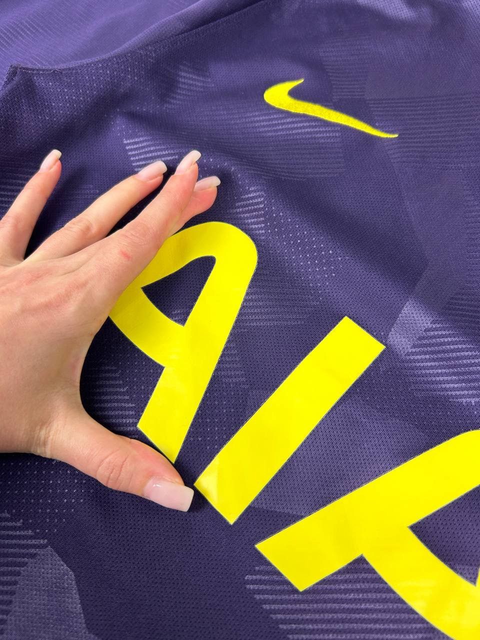 Nike Nike Tottenham Hotspur 2017 2018 Third Shirt Soccer Jersey Size US S / EU 44-46 / 1 - 7 Thumbnail