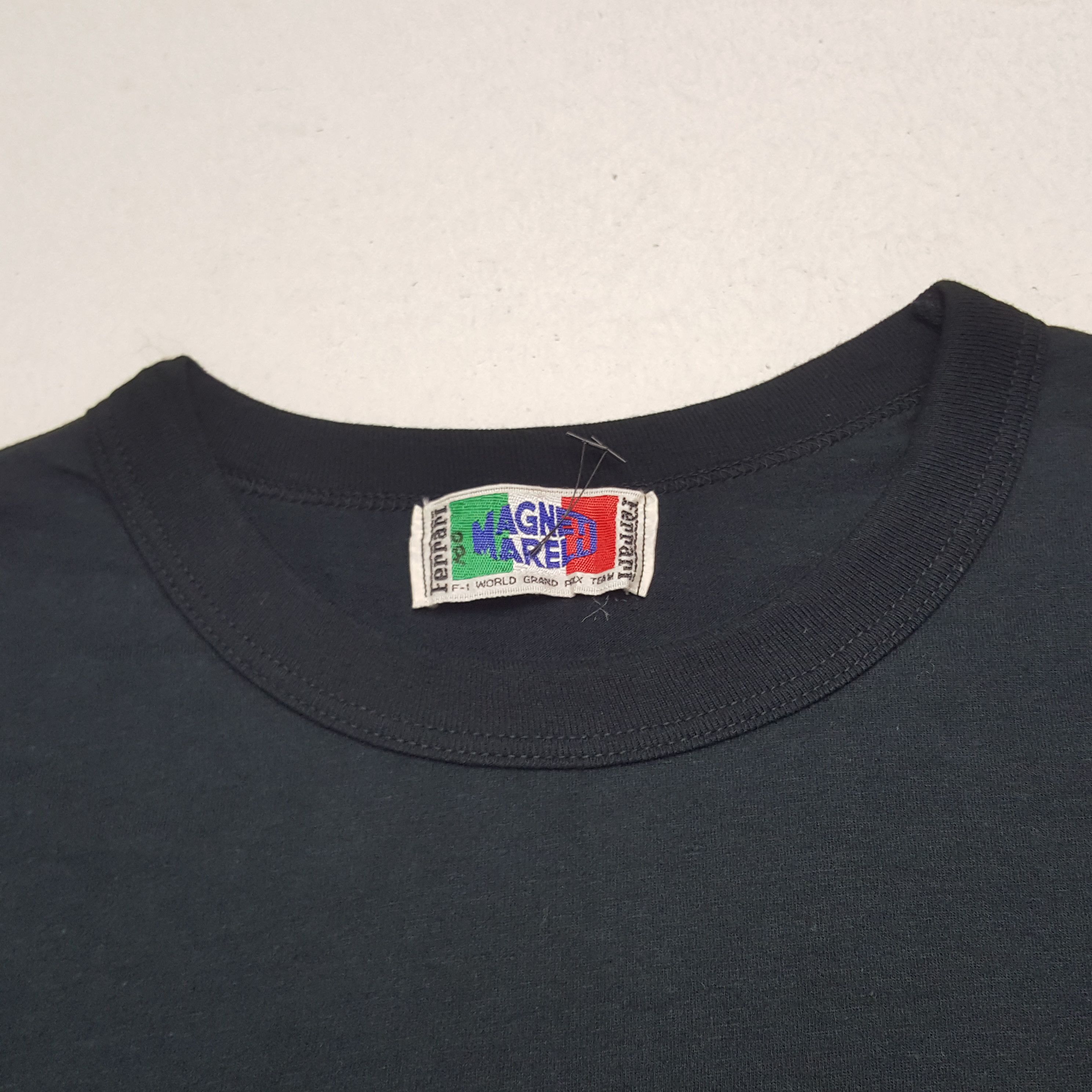 Ferrari Vintage Ferrari F1 World Grand Prix Racing Tshirt C219N54 Size US M / EU 48-50 / 2 - 5 Thumbnail