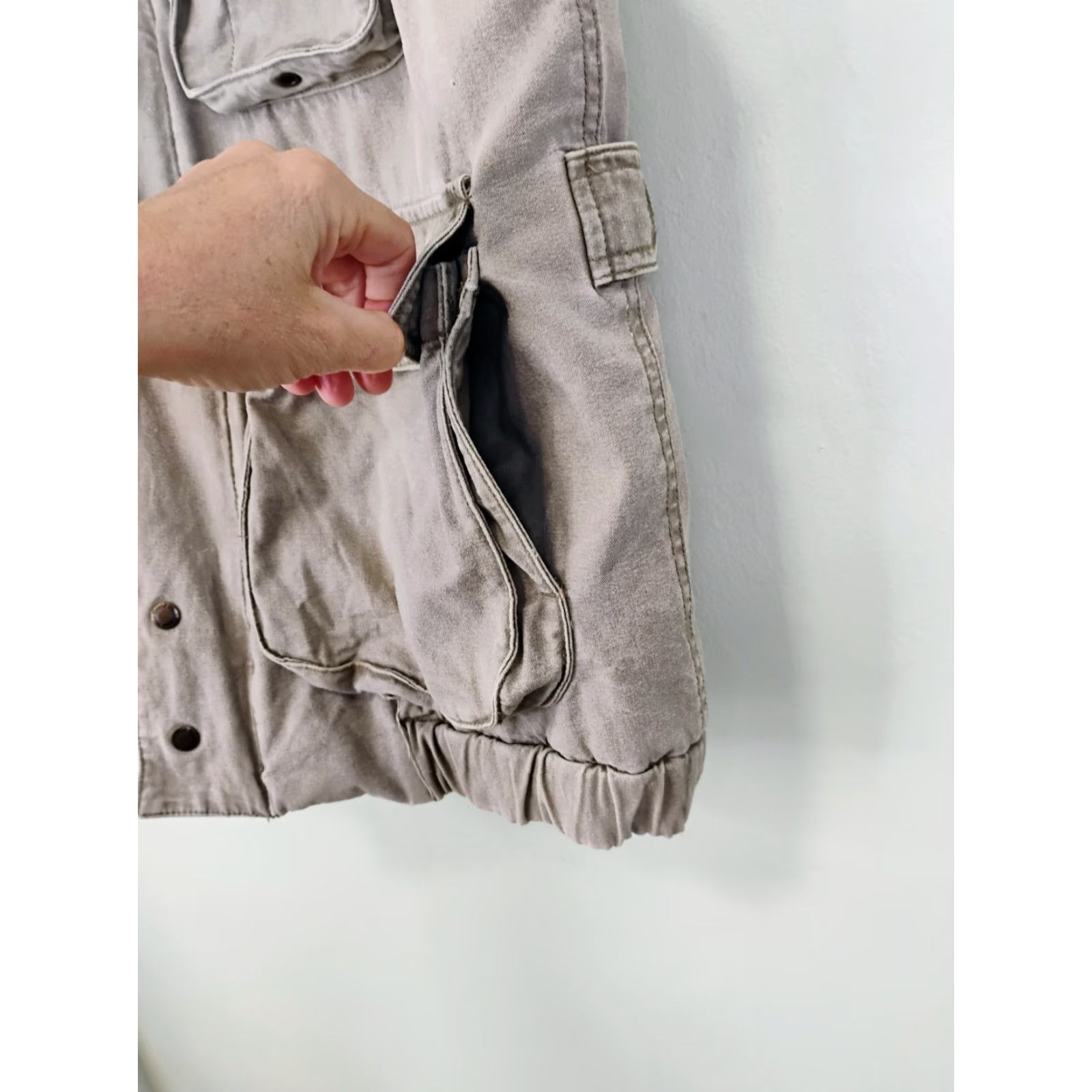 Vintage VINTAGE Wear Guard Canvas Cargo Vest Large Quilt Lined Hiking Hunting Fishing Corduroy Collar Stand-Up Collar Pockets Zip Snap Men Vest Size US L / EU 52-54 / 3 - 4 Thumbnail
