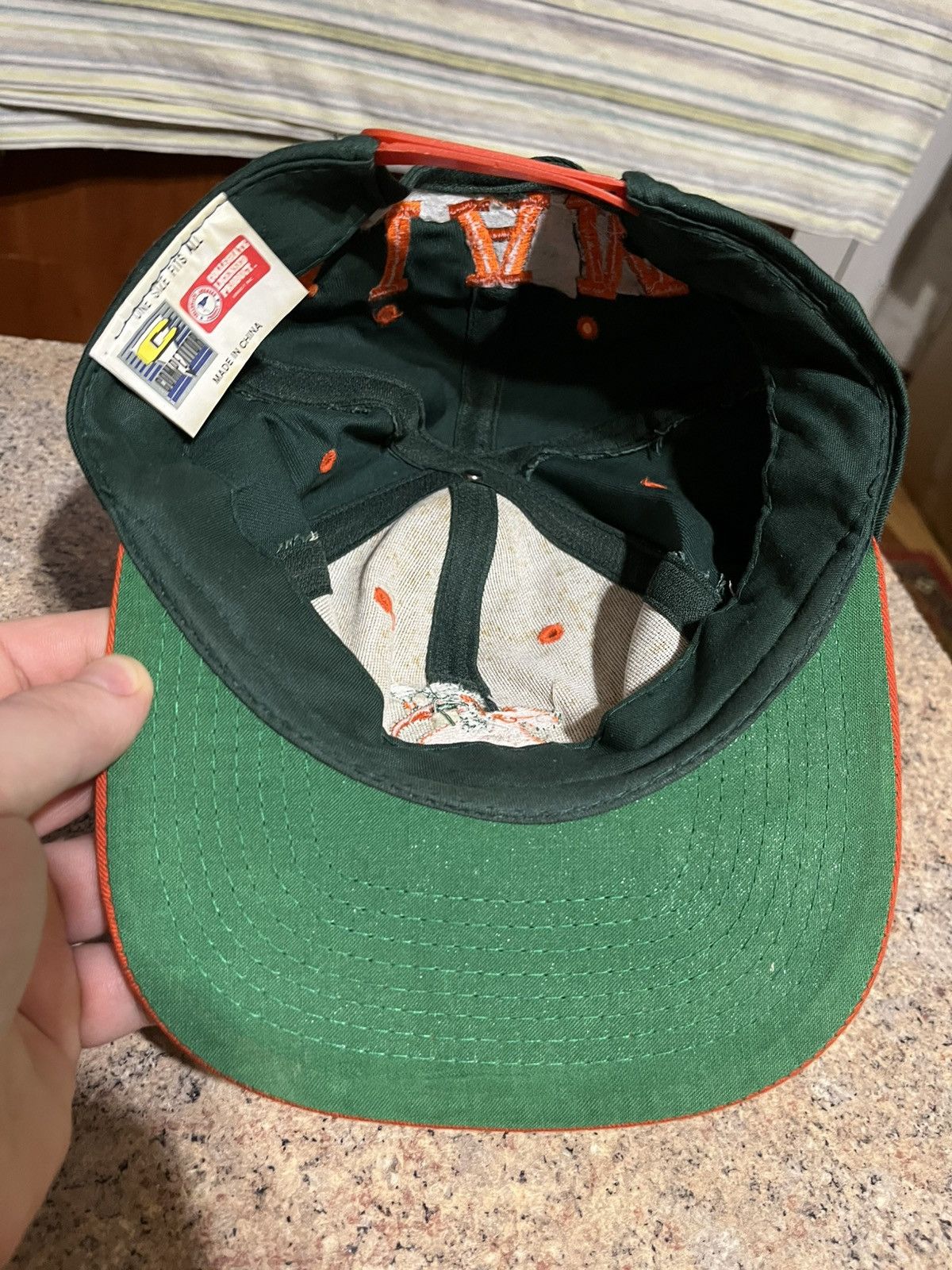 NFL Vintage Miami Hurricanes cap Size ONE SIZE - 3 Thumbnail