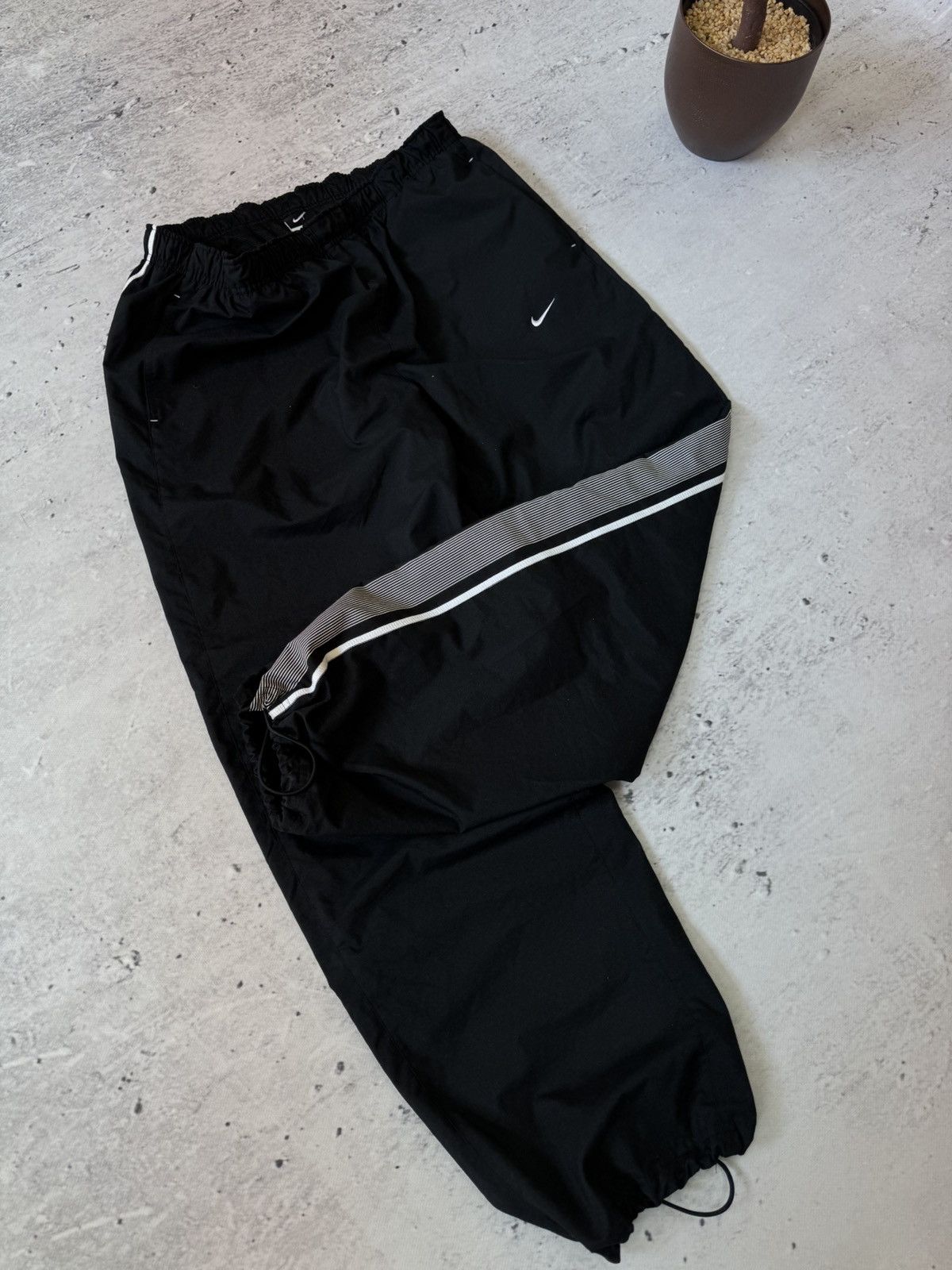 Nike × Vintage NIKE NYLON VINTAGE Y2K OVERSIZE BAGGY FIT PANTS SWEATPANTS Size US 34 / EU 50 - 7 Thumbnail