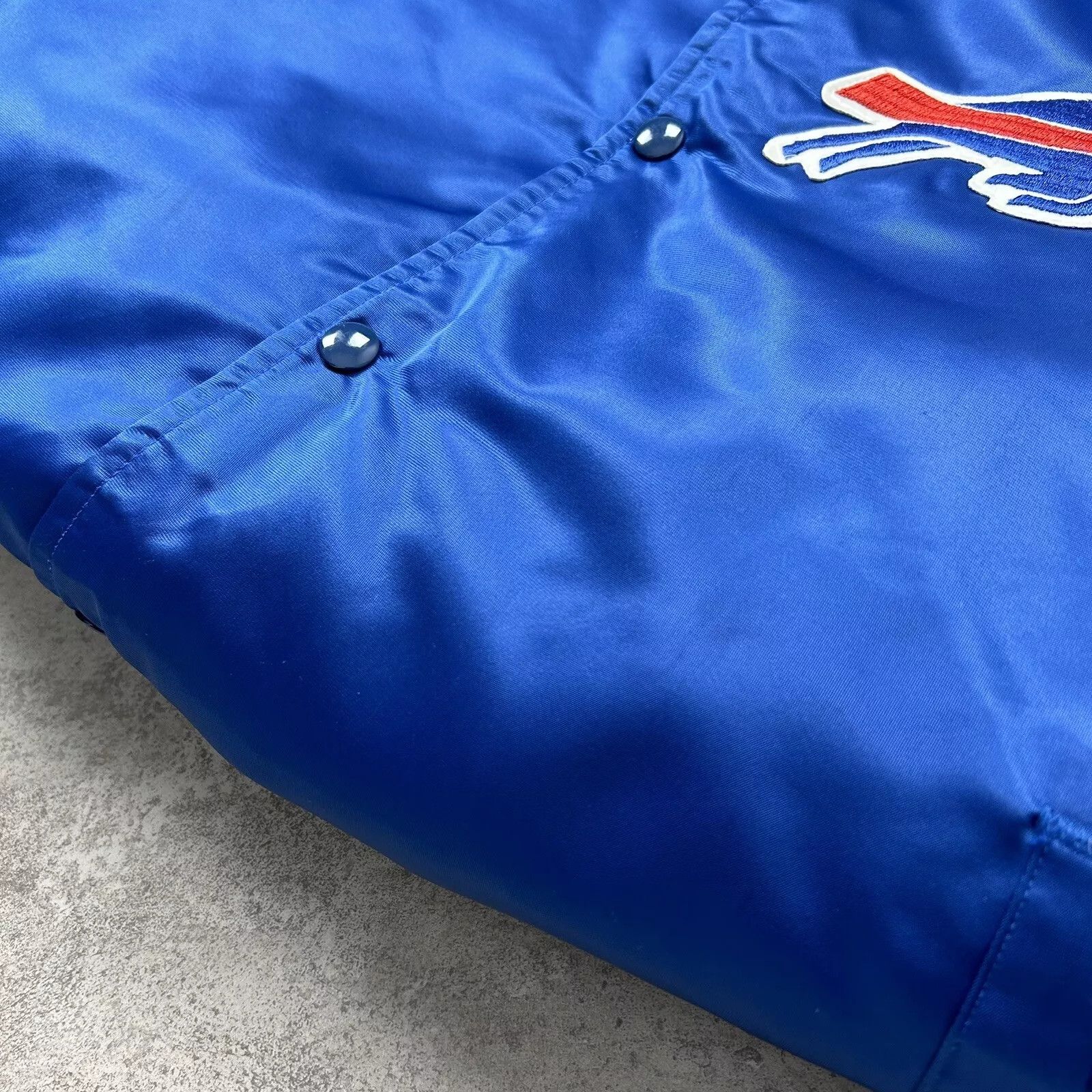 Chalk Line × NFL × Vintage BUFFALO BILLS CHALK LINE SATIN BOMBER JACKET SPELL OUT Size US XL / EU 56 / 4 - 7 Thumbnail