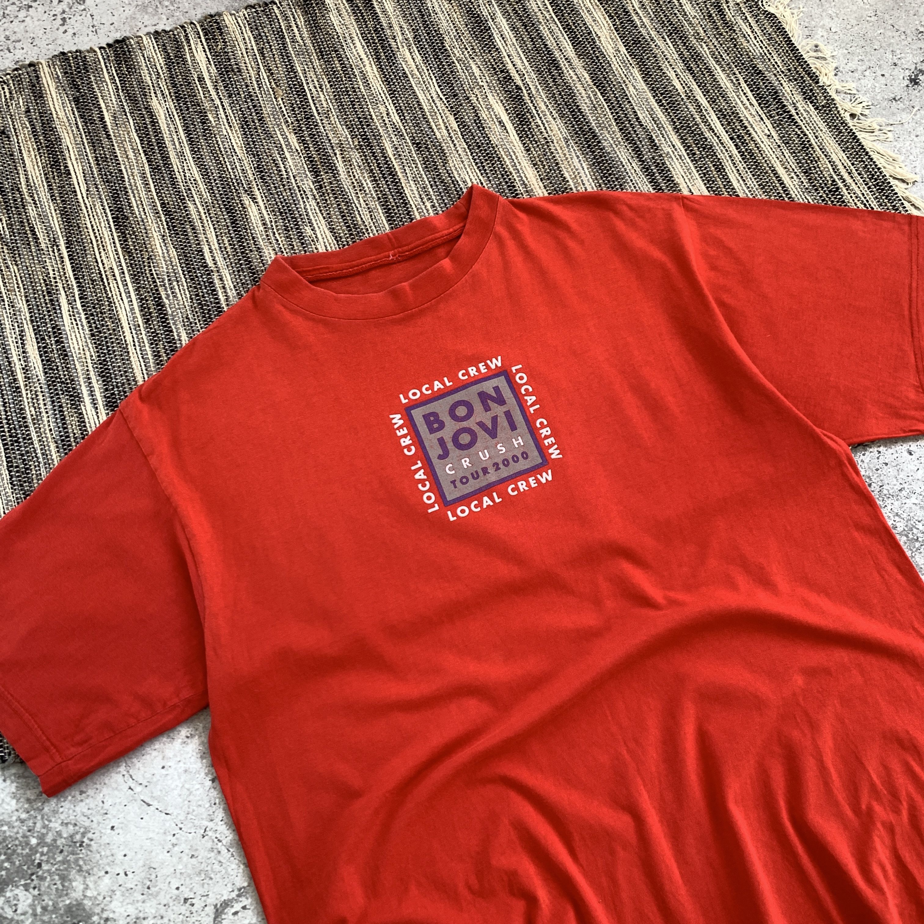 Band Tees Vintage Bon Jovi 2000 Tour Red Graphic Tee Shirt Size US XL / EU 56 / 4 - 2 Thumbnail
