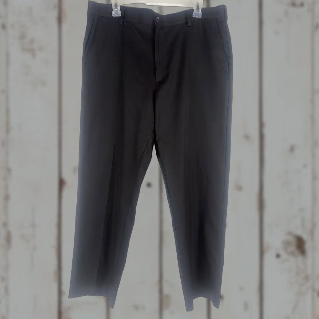 Izod Izod Golf Dress Pants Men Black 36 Waist 36x30 Straight Front Button Zip Pockets 100% Polyester Machine Washable Regular Size 36 Izod Golf Dress Pants Size US 36 / EU 52 - 1 Thumbnail