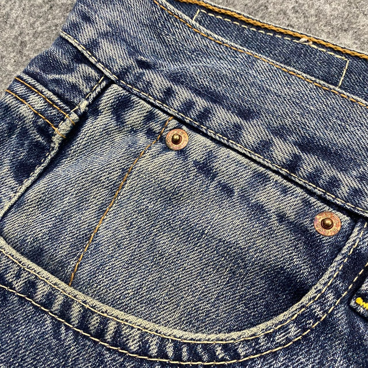 Levi's Vintage Levis Distressed Denim Kurt Cobain Style Size US 37 - 13 Thumbnail