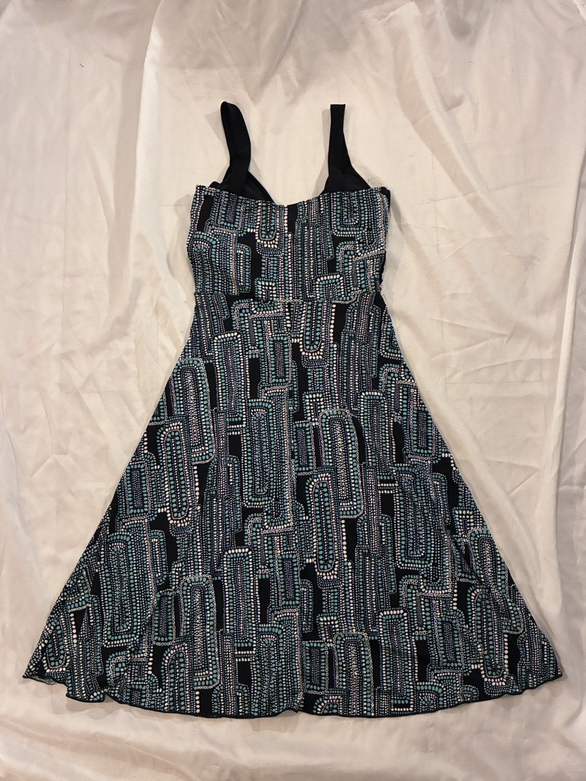 Other Body Central Geometric V Neck Empire Waist Midi Dress Size S / US 4 / IT 40 - 6 Thumbnail