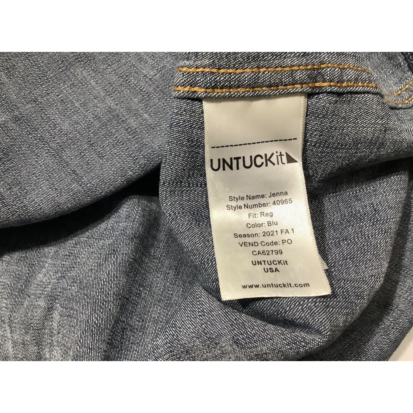 UNTUCKit UNTUCKit Shirt Womens 12 Blue Denim Jenna Button Front Long Sleeve Western Yoke UNTUCKit Shirt Women Denim Button-Up Casual Size XL / US 12-14 / IT 48-50 - 6 Thumbnail