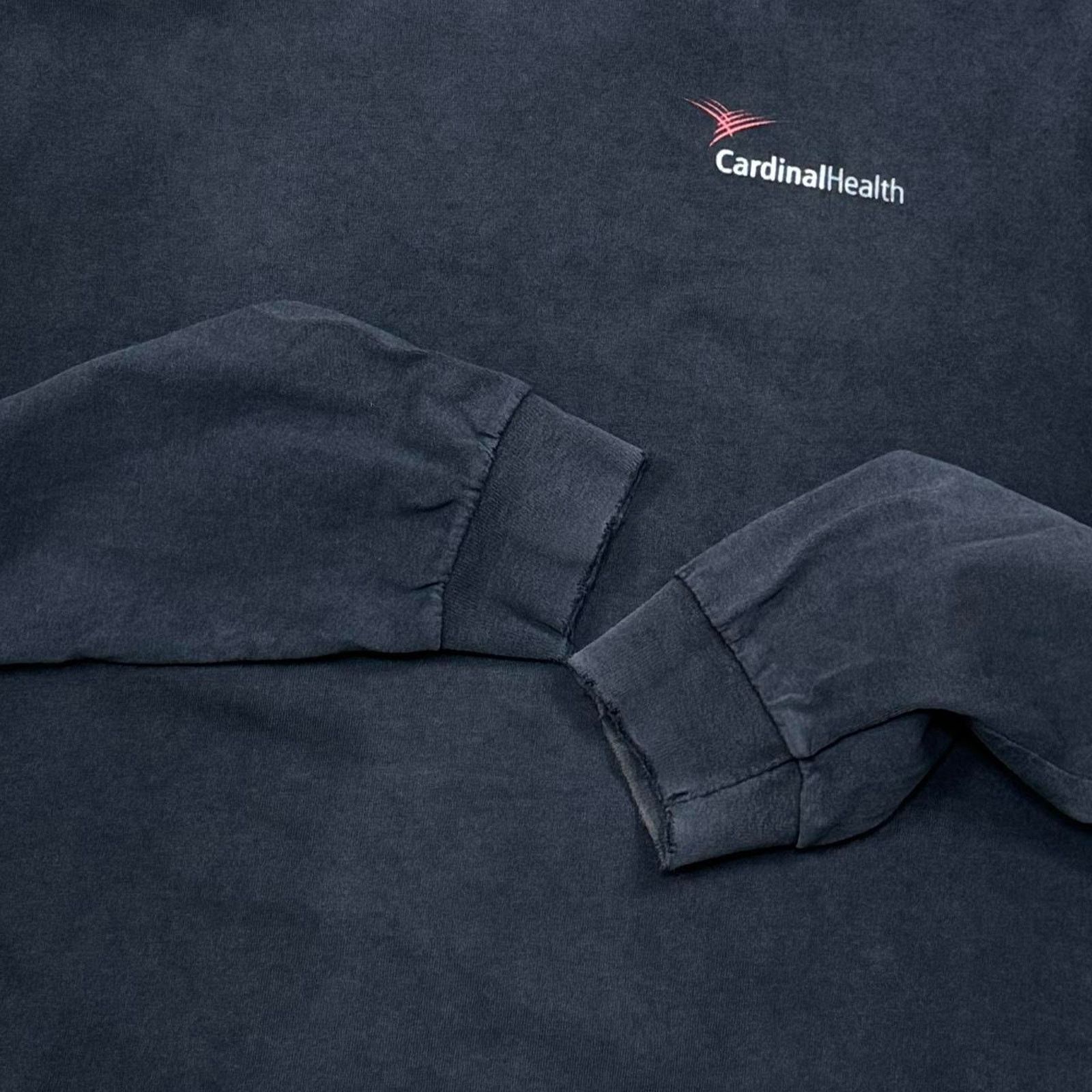 Port & Company × Vintage VINTAGE Y2K THRASHED CARDINAL HEALTH PROMO LONGSLEEVE TEE: Size US XL / EU 56 / 4 - 4 Thumbnail
