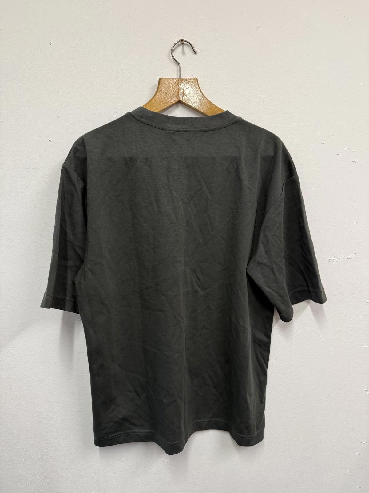 Uniqlo Uniqlo U Short Sleeve T-Shirt Medium Charcoal Grey Size ONE SIZE - 4 Thumbnail