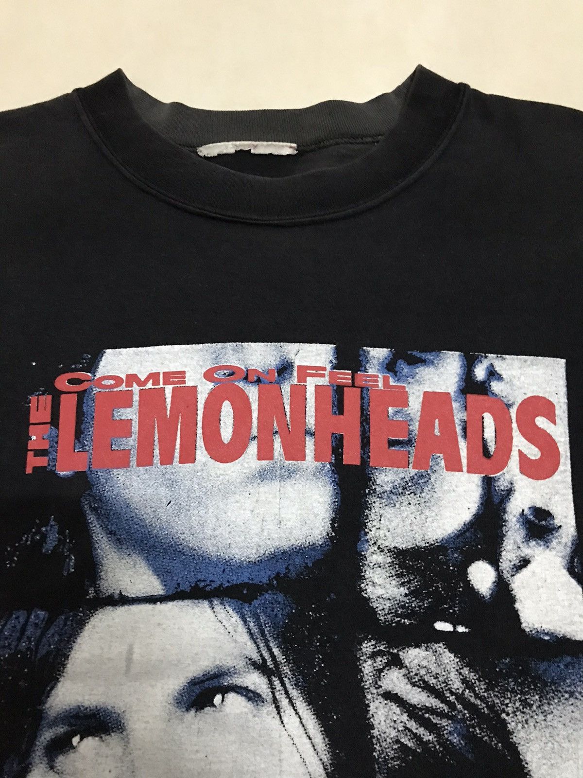 Band Tees Vintage 90s The Lemonheads Come on feel album T-Shirt Size US XL / EU 56 / 4 - 7 Thumbnail