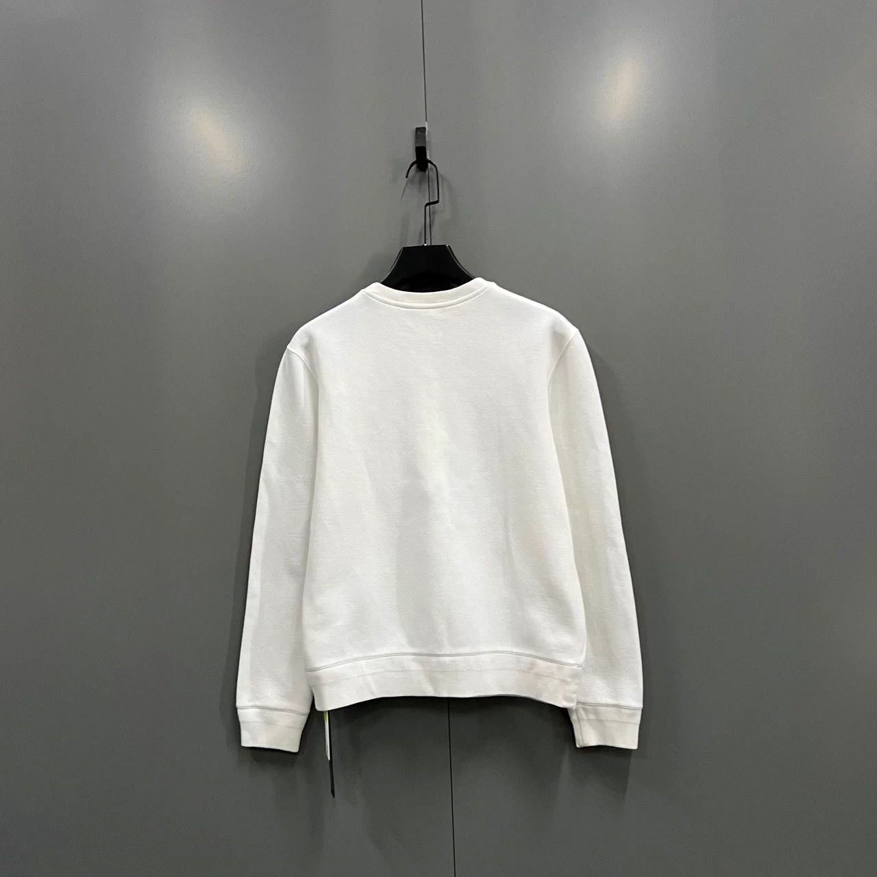 Louis Vuitton lv printed front sweatshirt M 95 new Size US M / EU 48-50 / 2 - 3 Thumbnail