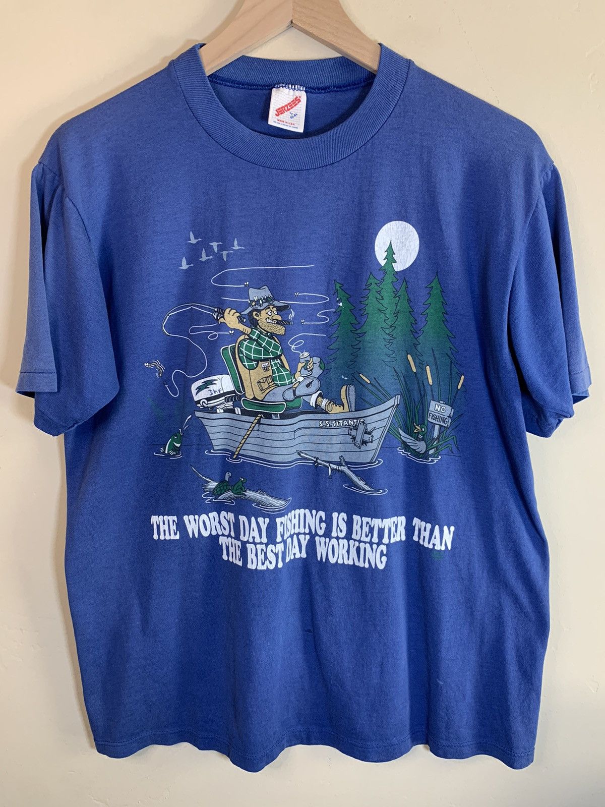 *RARE* Vintage Worst Day Fishing Single Stitch Humor T-Shirt