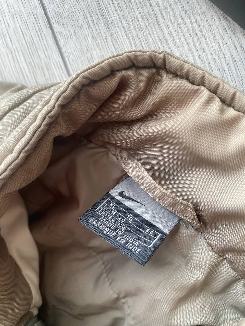 Nike Vintage Nike Swoosh Sand Puffer Jacket Y2K L Size US L / EU 52-54 / 3 - 5 Thumbnail