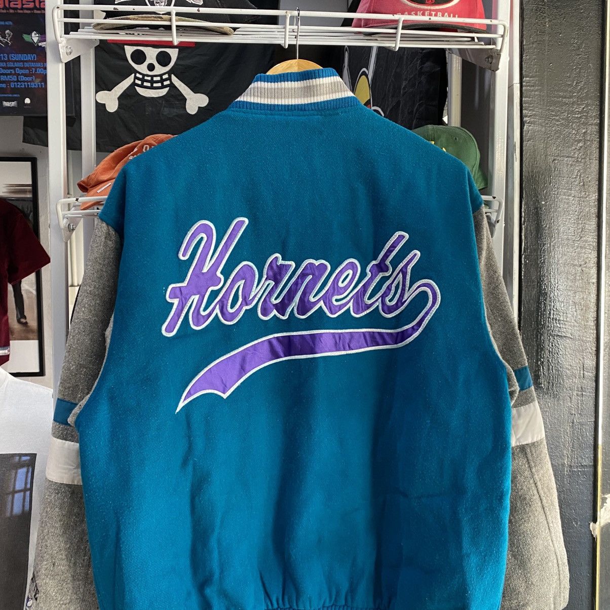 NBA × Vintage vintage charlotte hornets varsity jacket Size US M / EU 48-50 / 2 - 3 Thumbnail