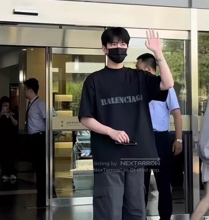 Balenciaga Balenciaga Black Distressed Logo Letter Print Cotton Crewn Size US XS / EU 42 / 0 - 9 Thumbnail