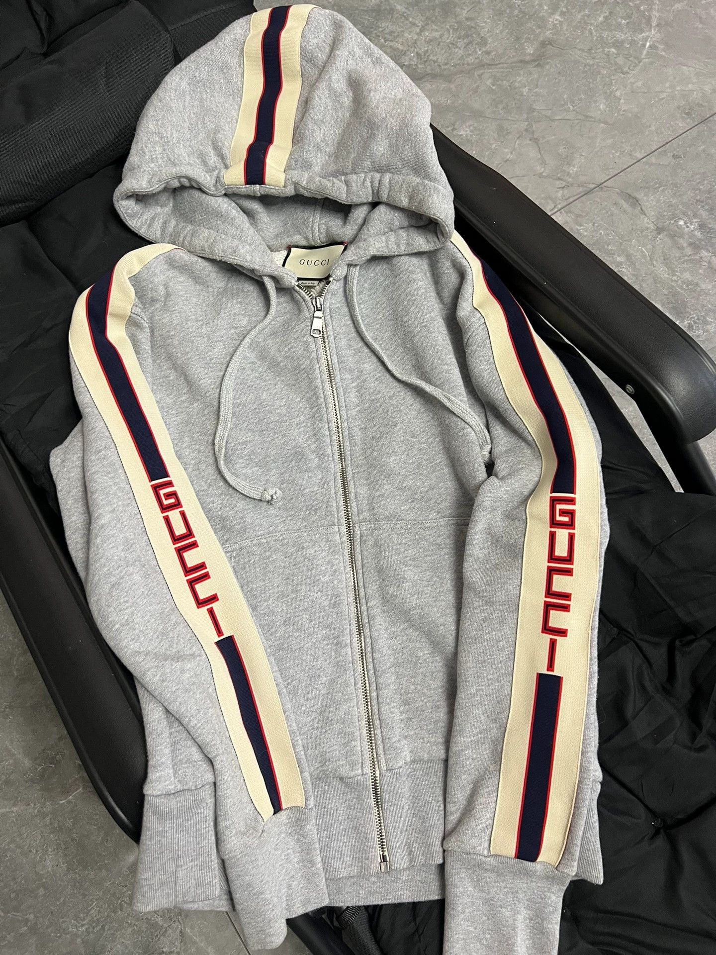 Gucci Gucci jacket/hoodie, size XS, very new, authenti Size XS / US 0-2 / IT 36-38 - 1 Thumbnail