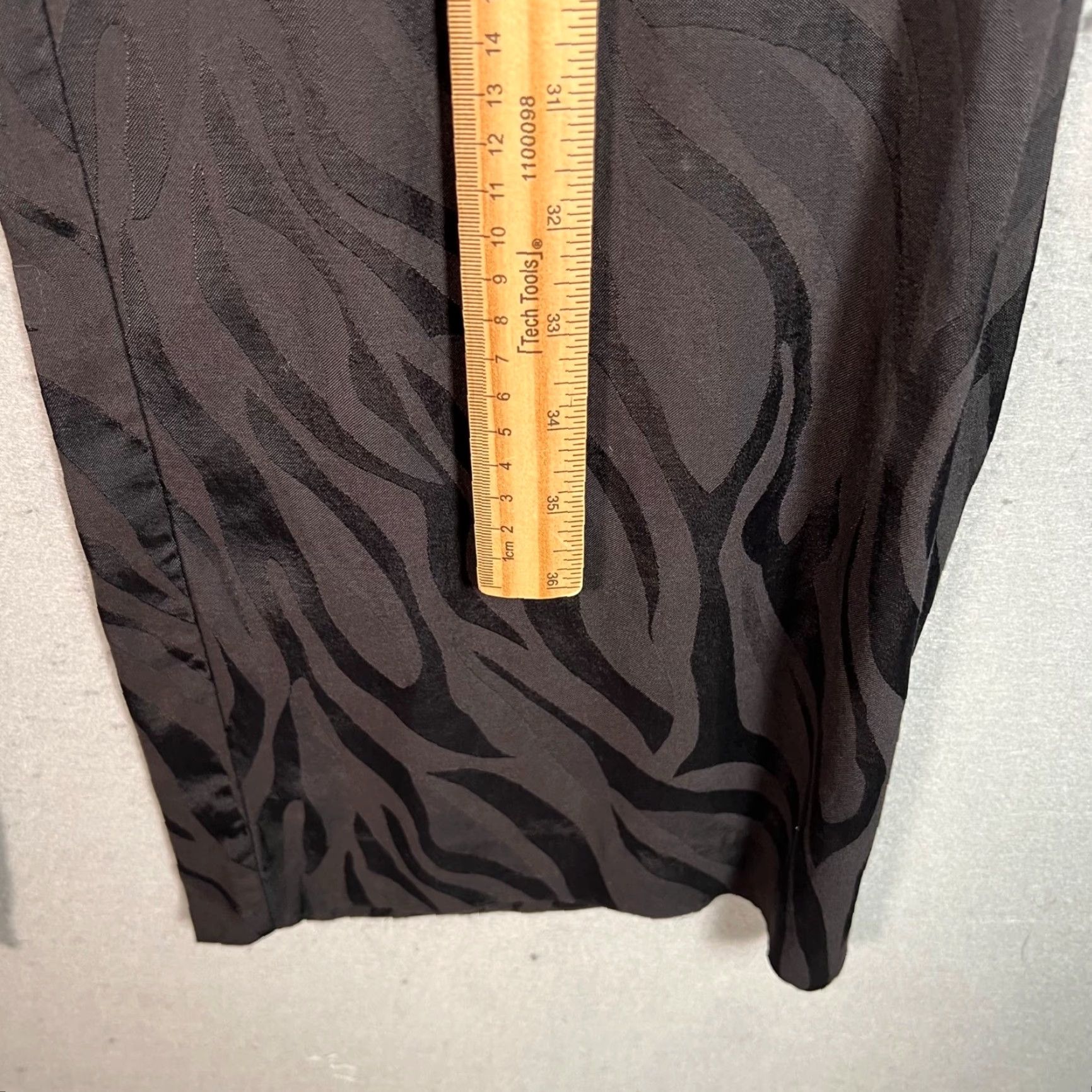 French Connection French Connection Womens Pants Size 2 Black Zebra Textured Wide-Leg Dress Pants Pockets Size 26" / US 2 / IT 38 - 6 Thumbnail
