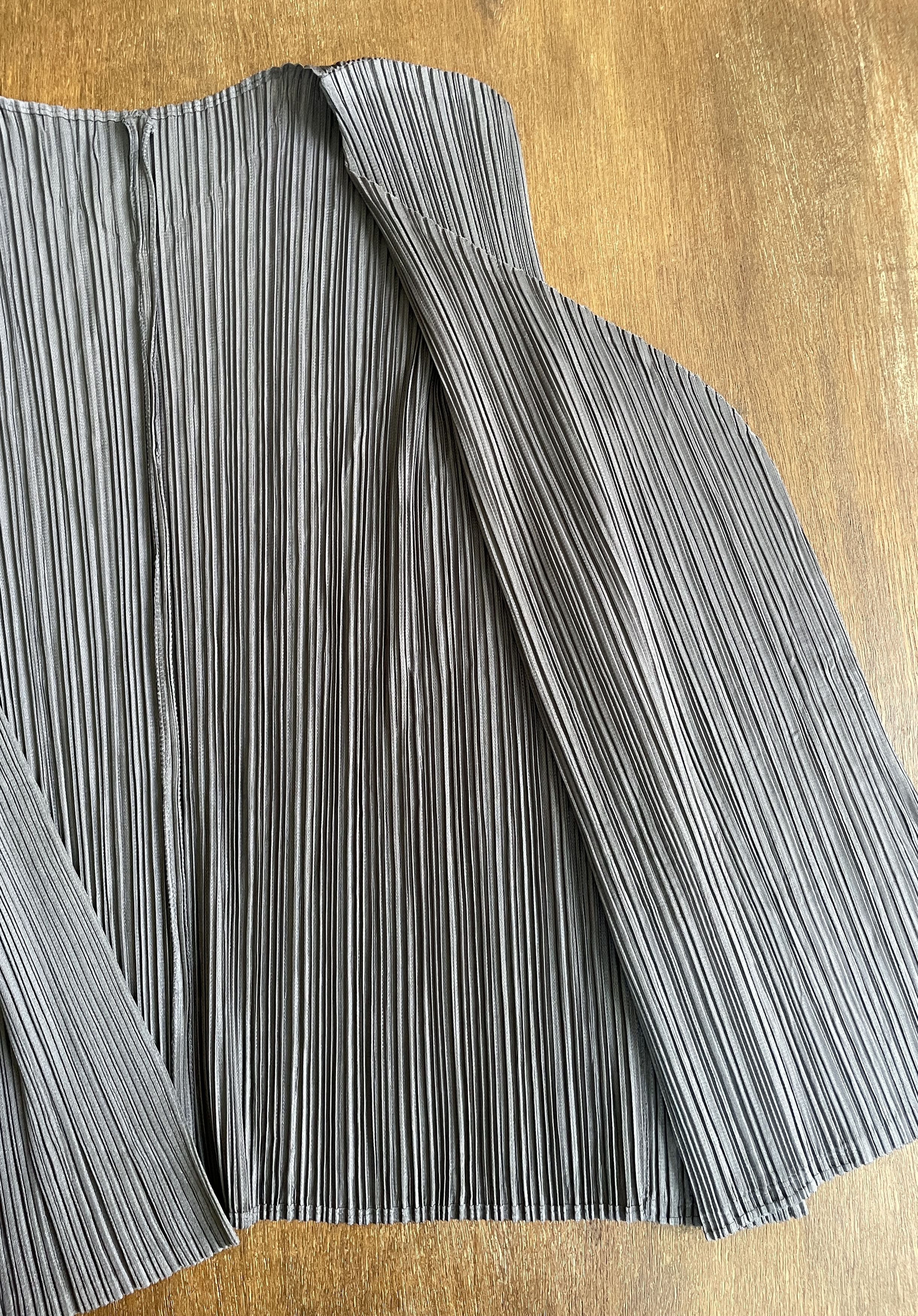 Pleats Please Issey Miyake PLEATS PLEASE ISSEY MIYAKE Dark Gray Size US S / EU 44-46 / 1 - 5 Thumbnail