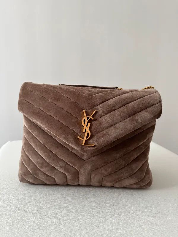 o1b1hav110724 Size: OS / Loulou Chain Bag Suede in Taupe