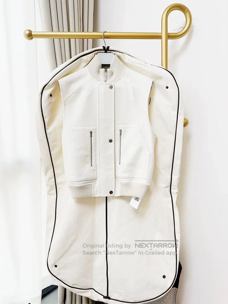 Hermes Hermes 25 Fall/Winter White Cashmere Vest Jacket Size XS / US 0-2 / IT 36-38 - 1 Thumbnail