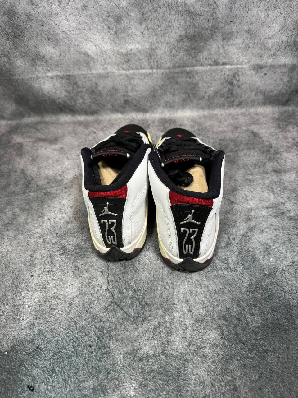 Jordan Brand Size 6.5Y | Jordan 12 Black Toe With Box| Pre-Owned Size US 8.5 / IT 38.5 - 4 Thumbnail
