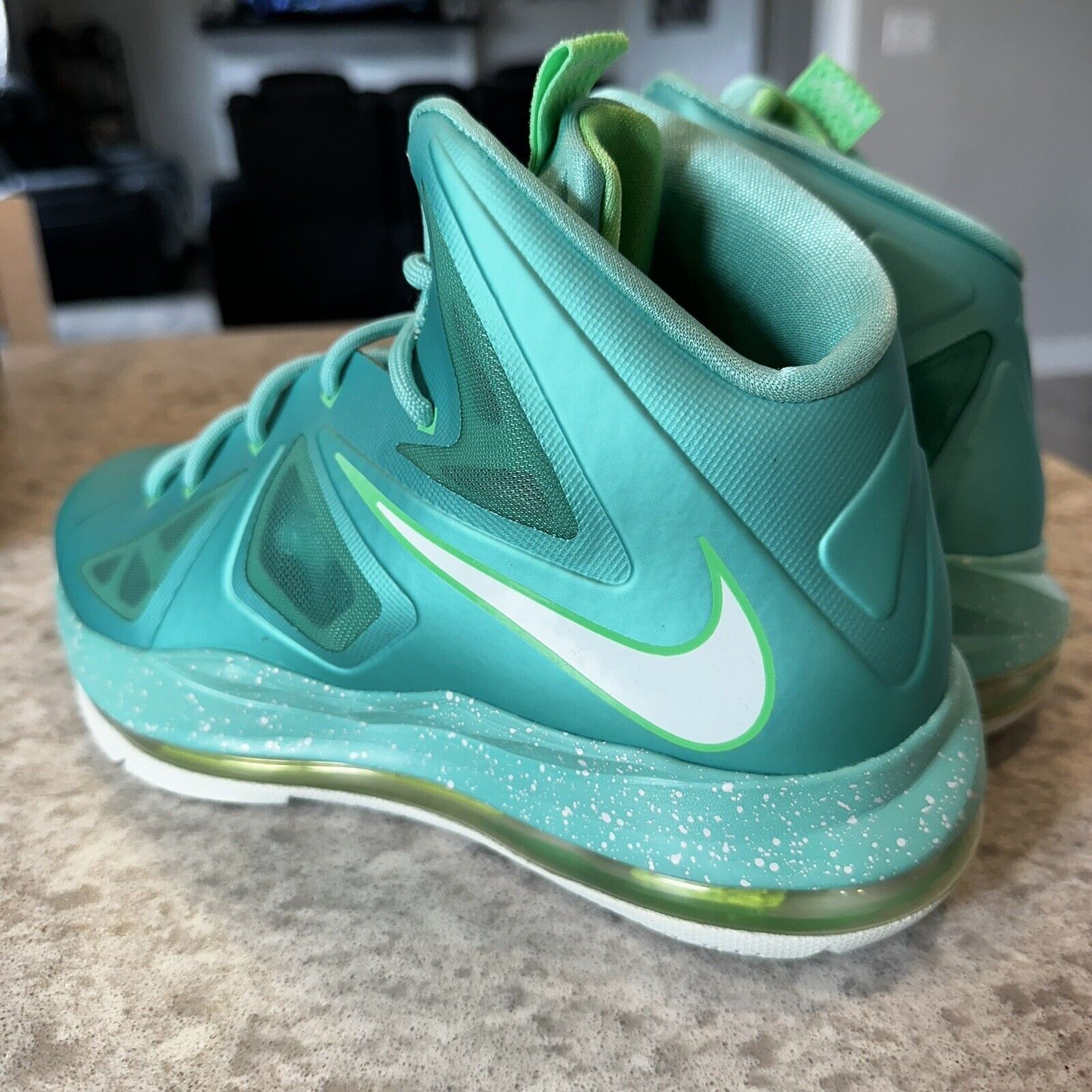 Nike Size 6.5Y Nike Lebron X Easter | Turquoise/Green | CLEAN! | Size US 6.5 / EU 39-40 - 3 Thumbnail