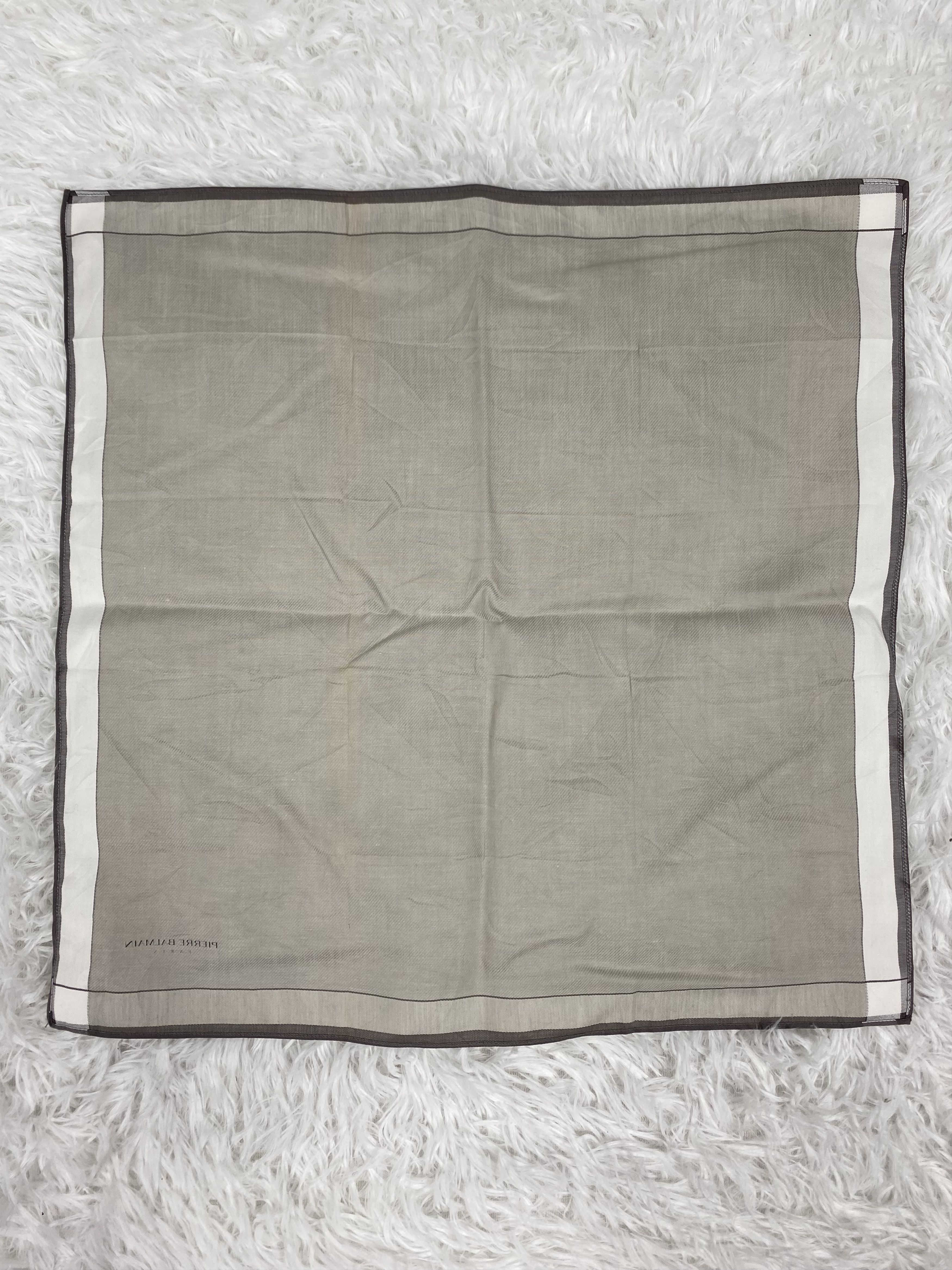 Pierre Balmain × Vintage Vintage Pierre Balmain Handkerchief Neckerchief PH0315 Size ONE SIZE - 4 Thumbnail