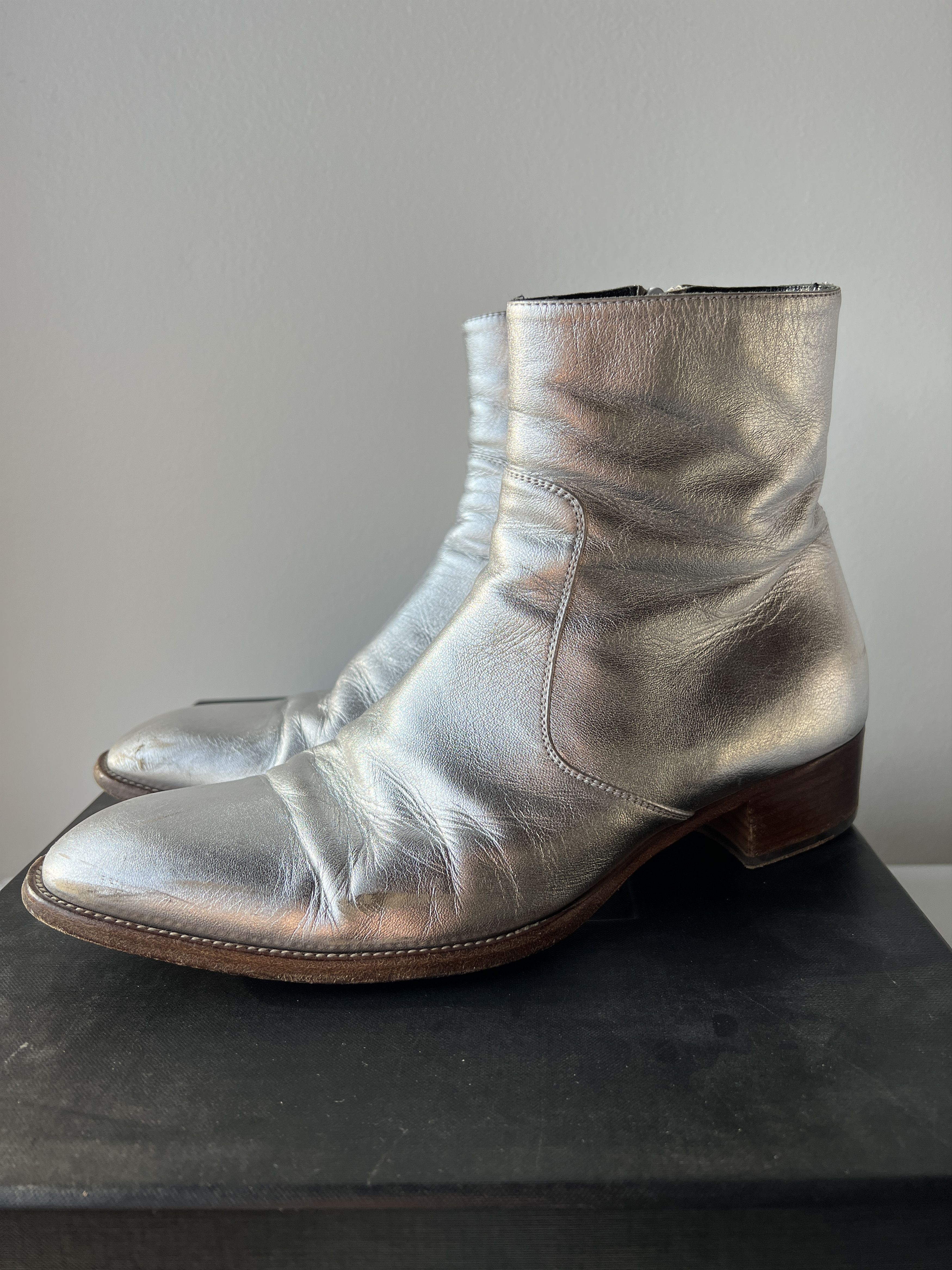 Hedi Slimane × Saint Laurent Paris SAINT LAURENT ORIGINAL WYATT METALLIC SILVER BOOT 42 Size US 9 / EU 42 - 11 Thumbnail